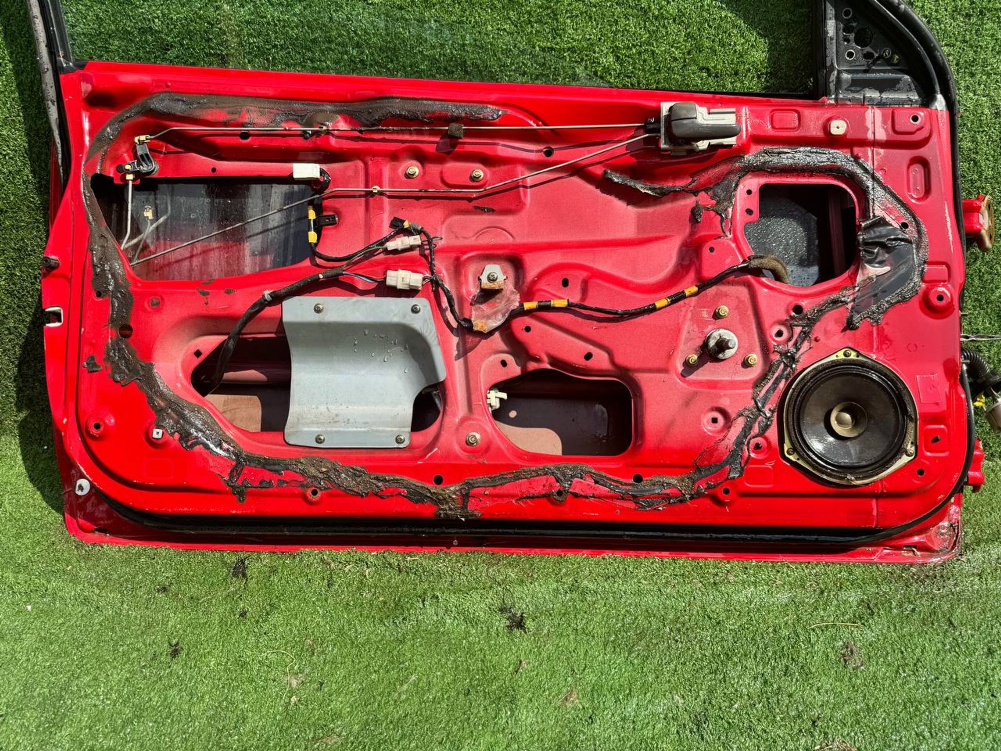 2067 дверь на MAZDA 323, 5500 рублей, Невинномысск