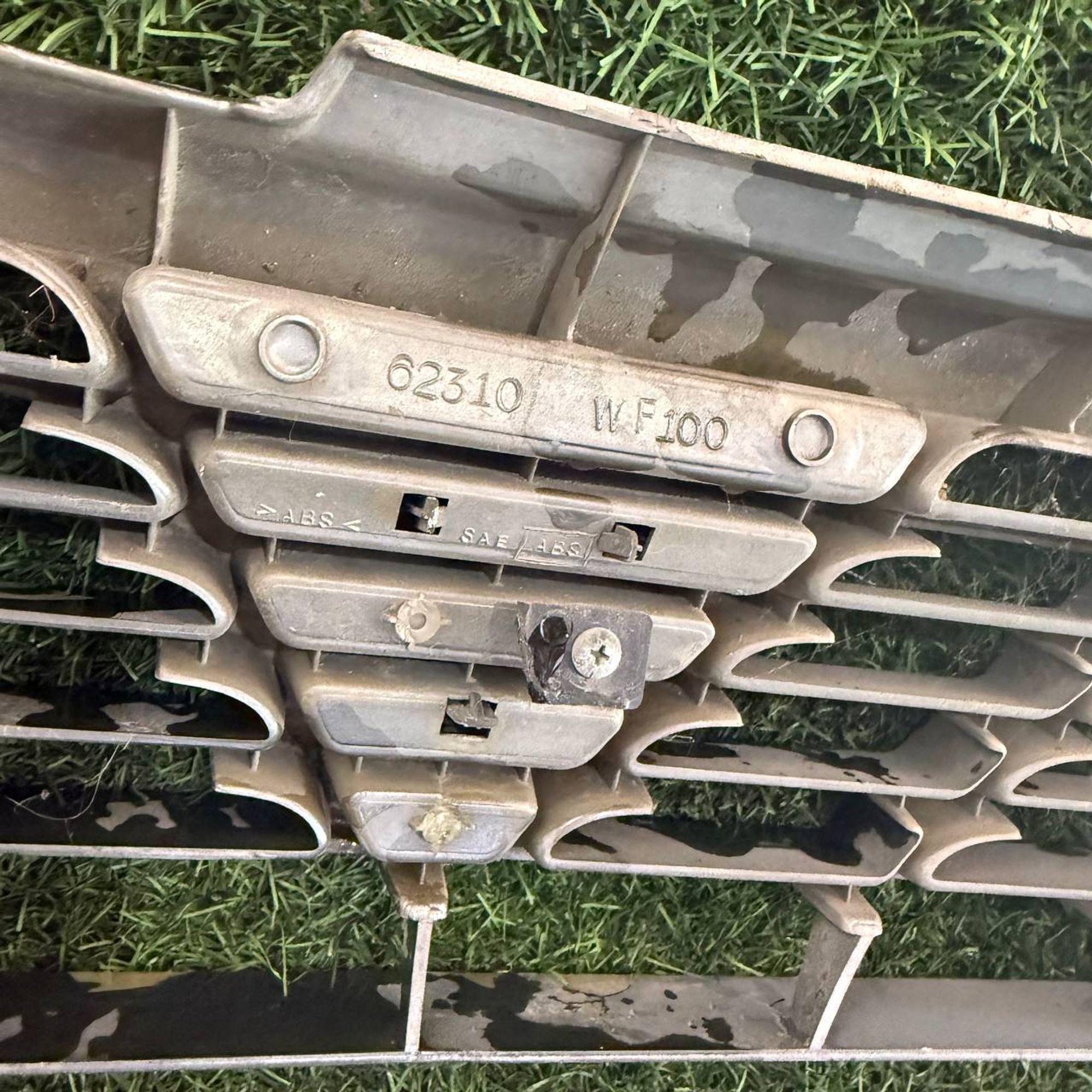 389 Решетка радиатора NISSAN LIBERTY PM12, 4000 рублей, Невинномысск