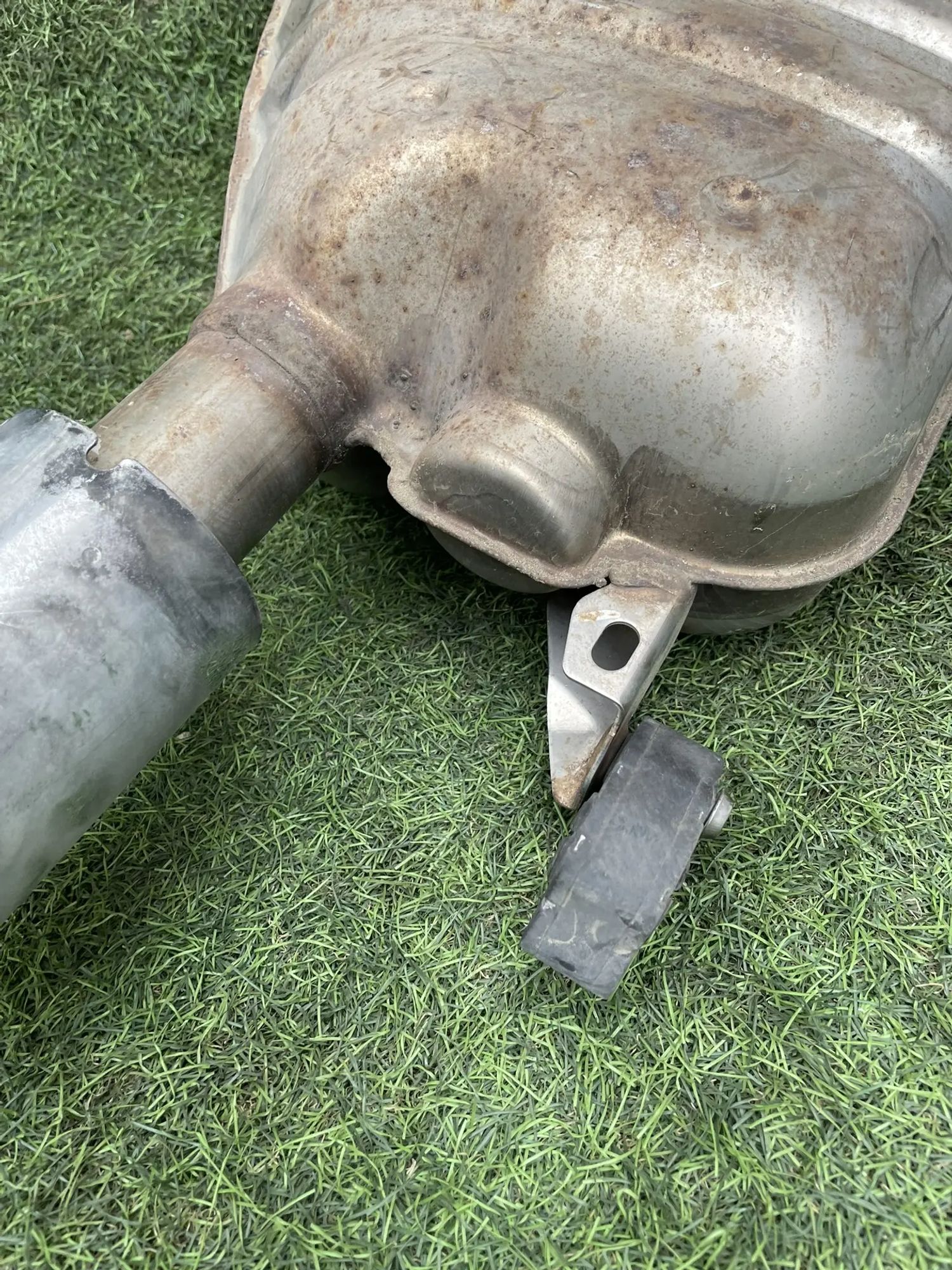 https://ycs.partsauto.market/partsauto-images/thmbs/userImages/772e461030aea93f4dbb6447c0f924d3/part/14c4c06c-d5b9-4589-af09-80b4673dc9fc_1775465859139.jpg