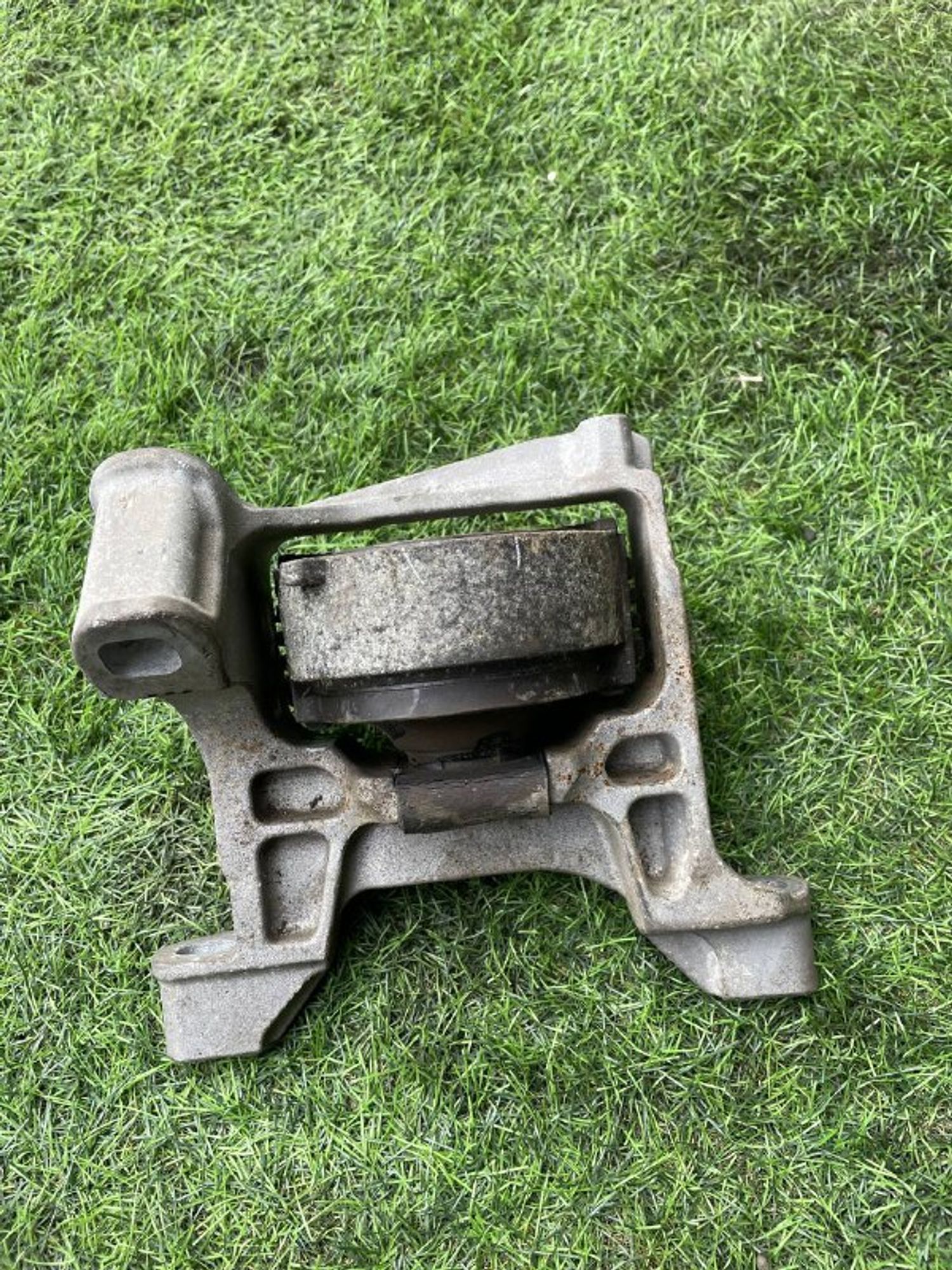 https://ycs.partsauto.market/partsauto-images/thmbs/userImages/772e461030aea93f4dbb6447c0f924d3/part/163f978d-4d58-41af-90d0-8893b1aadd64_1773815685968.jpg