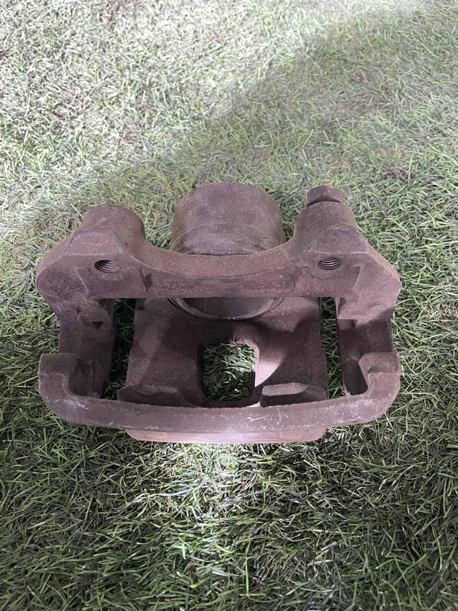 492 Суппорт тормозной передний правый NISSAN CEFIRO A33, 2000 рублей, Невинномысск