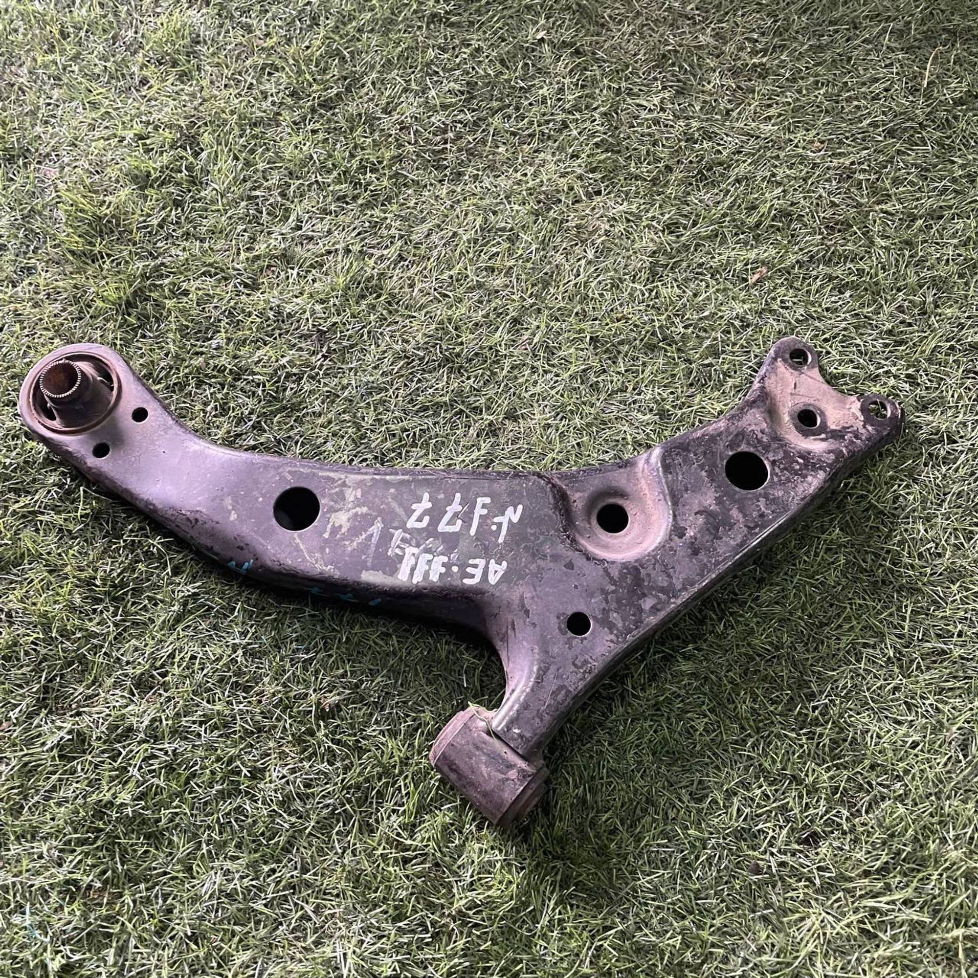 177 Рычаг передний левый нижний TOYOTA SPRINTER AE111, 3500 рублей, Невинномысск