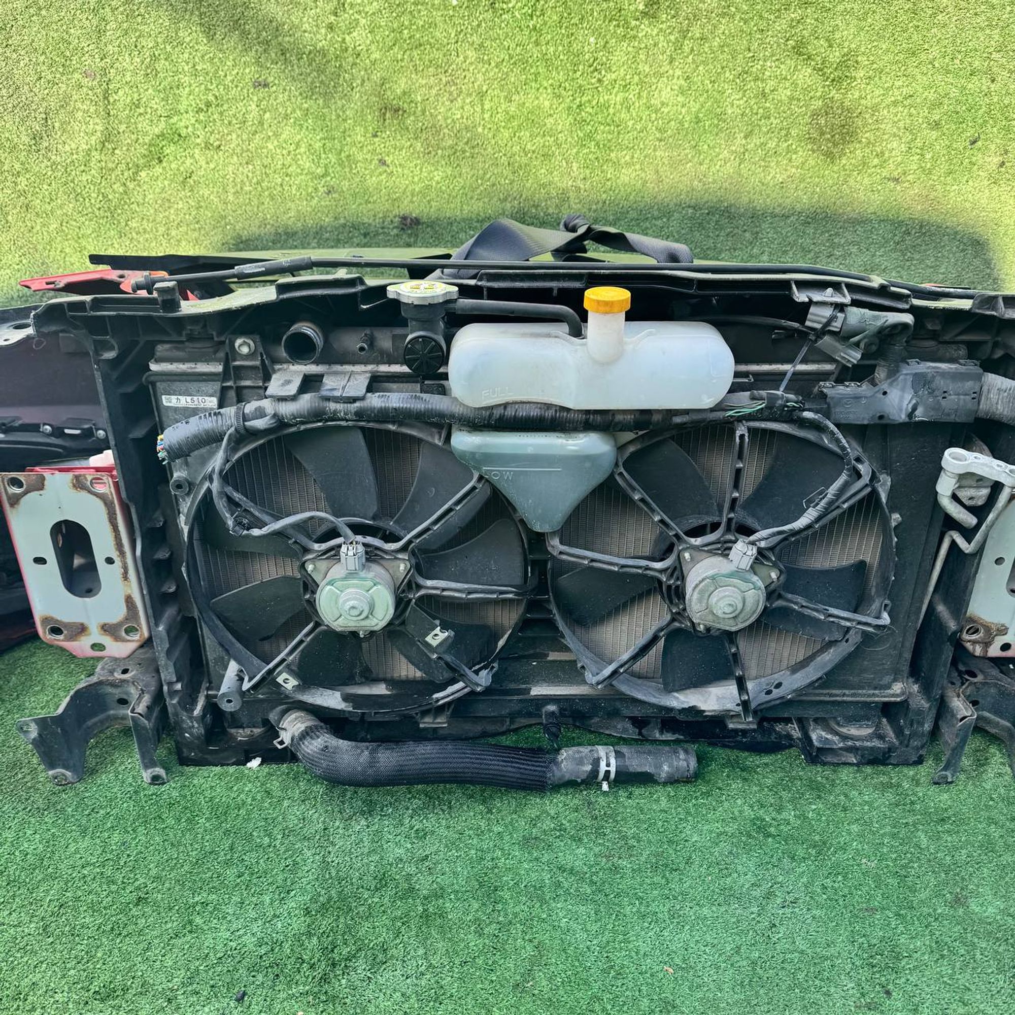https://ycs.partsauto.market/partsauto-images/thmbs/userImages/772e461030aea93f4dbb6447c0f924d3/part/17a49dea-2c2b-4338-8493-43d1b8c4d6b3_1734512734060.jpg
