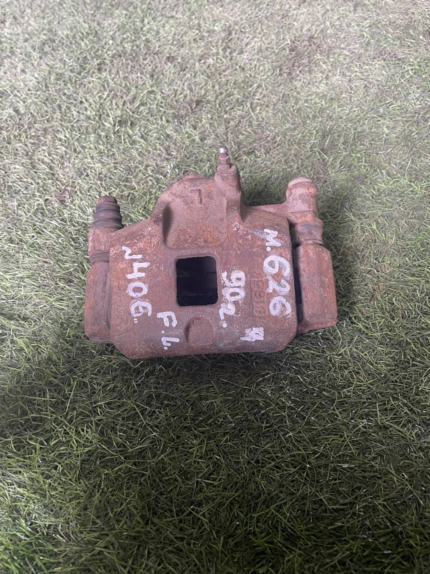 406 Суппорт тормозной передний правый MAZDA 626 GE, 3000 рублей, Невинномысск