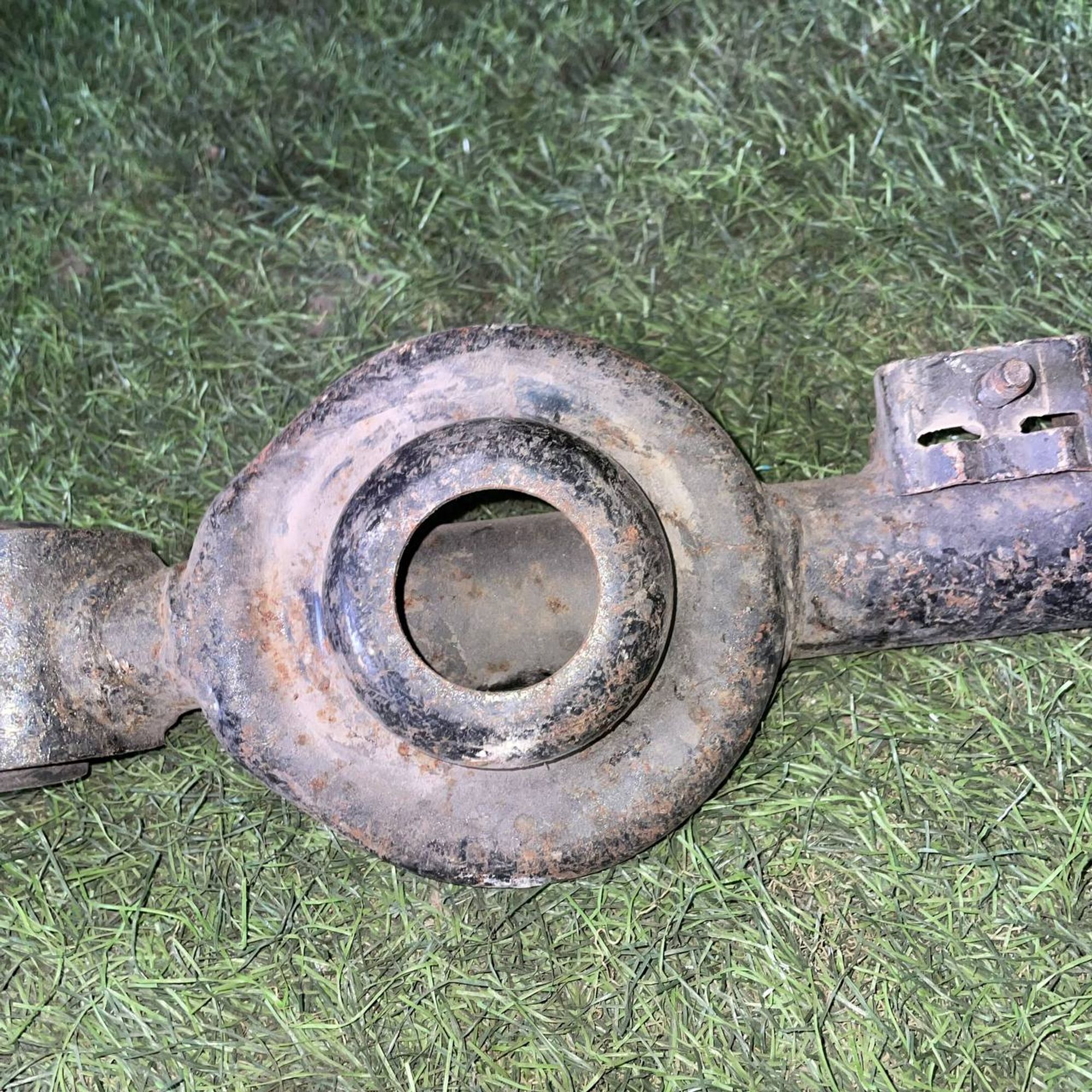 108 Рычаг задний правый нижний Mazda Bongo SGLW, 2000 рублей, Невинномысск