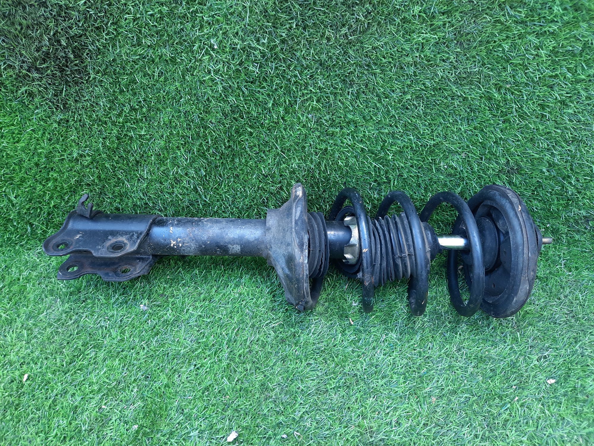 243 Стойка амортизатора передняя правая NISSAN PRESEA R11, 3500 рублей, Невинномысск