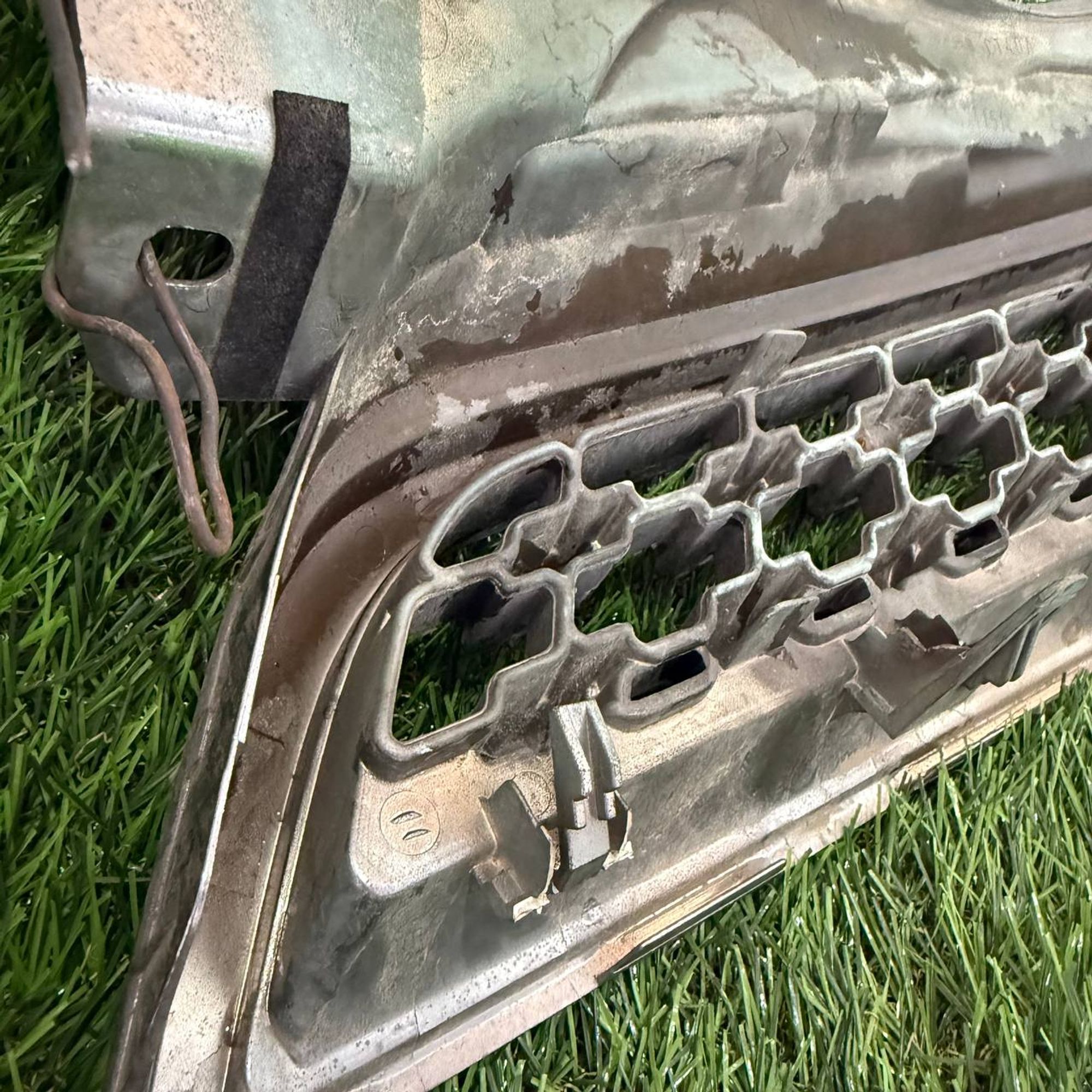 634 Решетка радиатора NISSAN MARCH K12 ПРАВО, 2000 рублей, Невинномысск