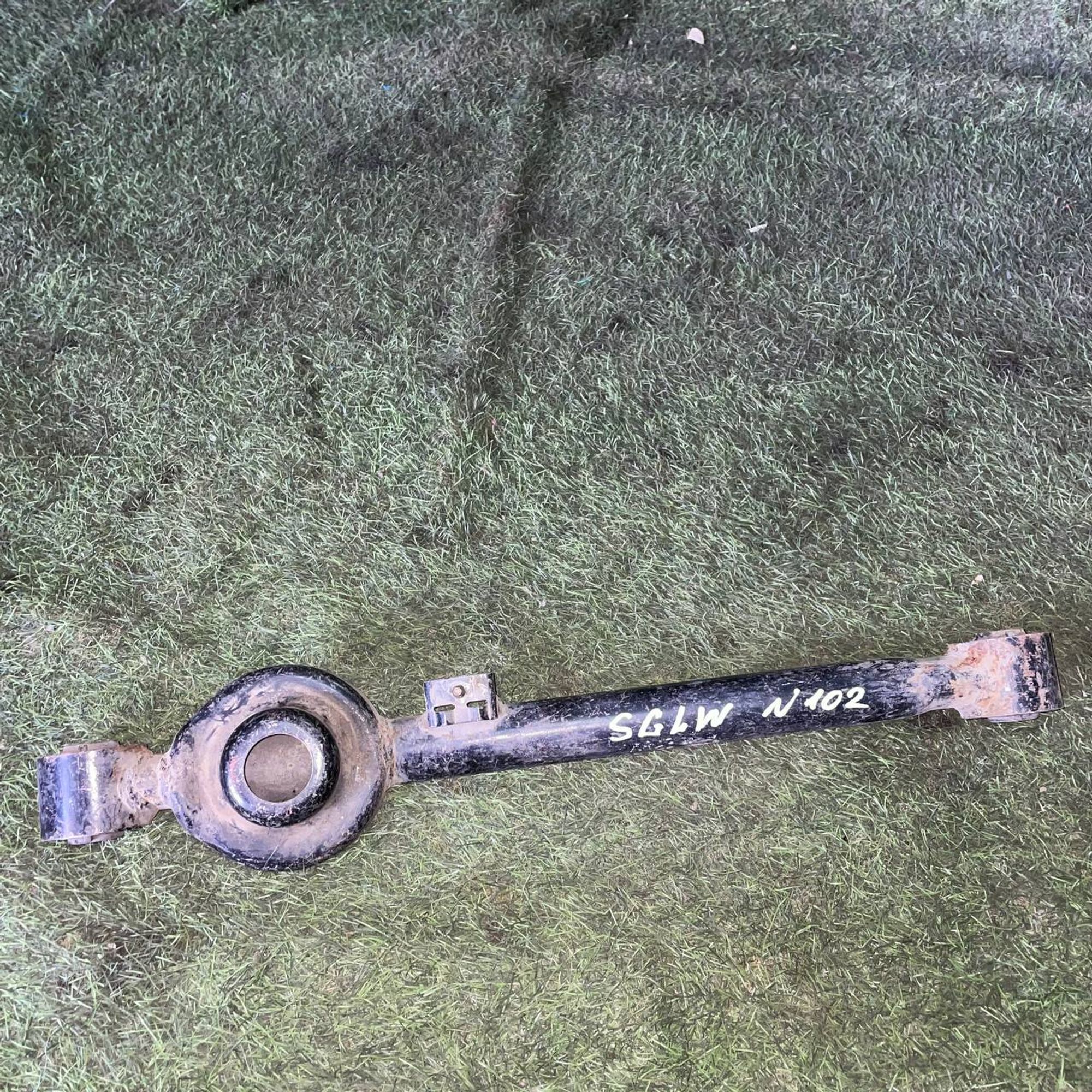 102 Рычаг задний правый нижний Mazda Bongo SGLW, 2000 рублей, Невинномысск