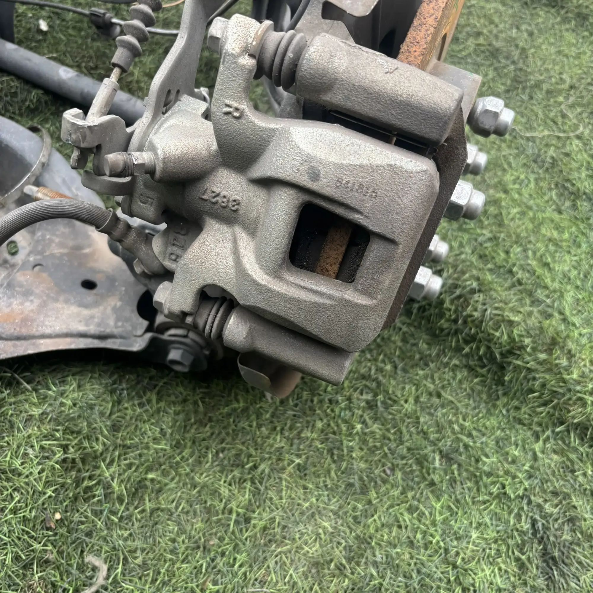 https://ycs.partsauto.market/partsauto-images/thmbs/userImages/772e461030aea93f4dbb6447c0f924d3/part/1bb82ac8-8b58-442a-8d3d-42c9b598db3b_1777027399757.jpg