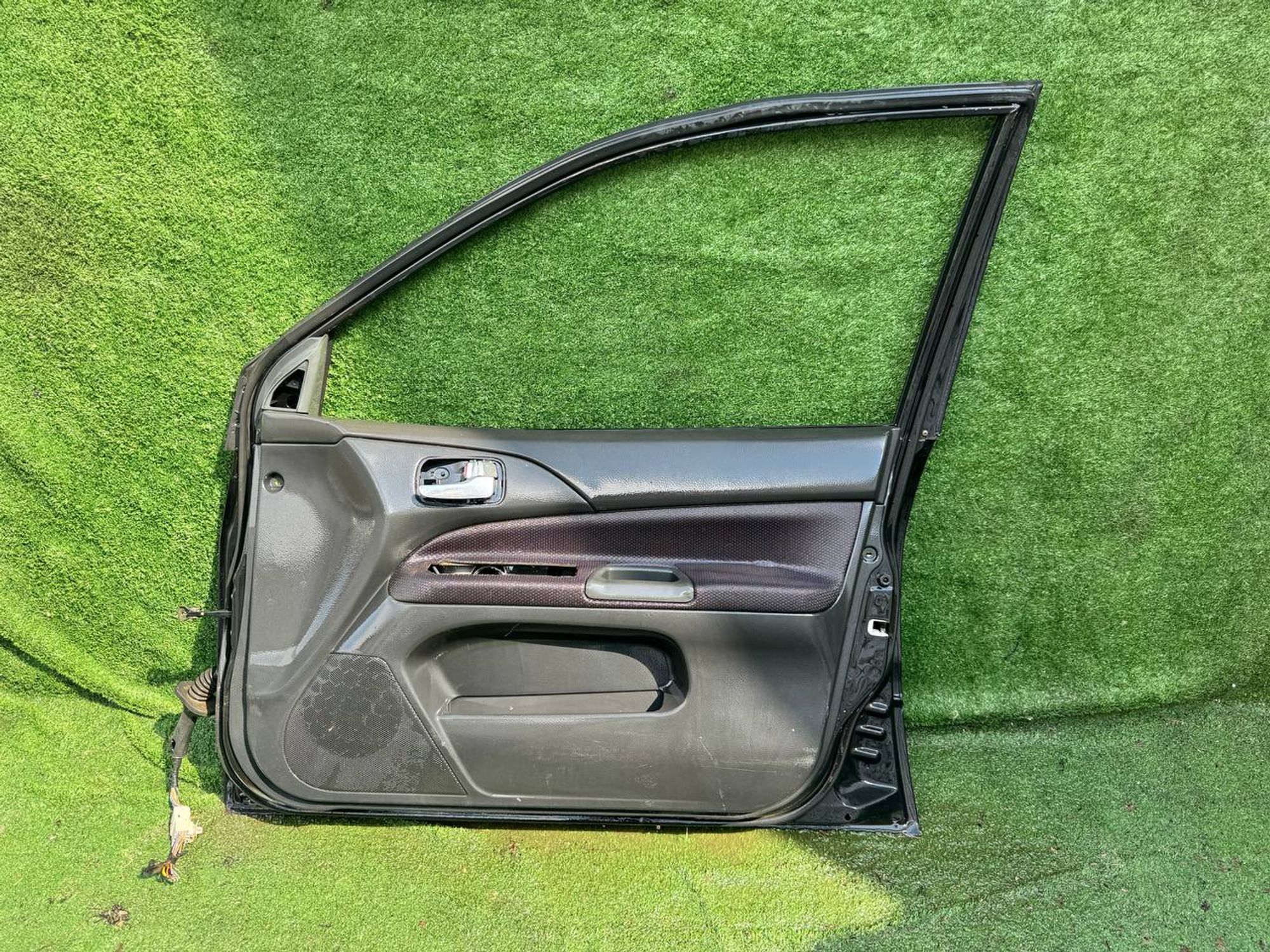 1830 дверь на MITSUBISHI LANCER CS5W, 10500 рублей, Невинномысск