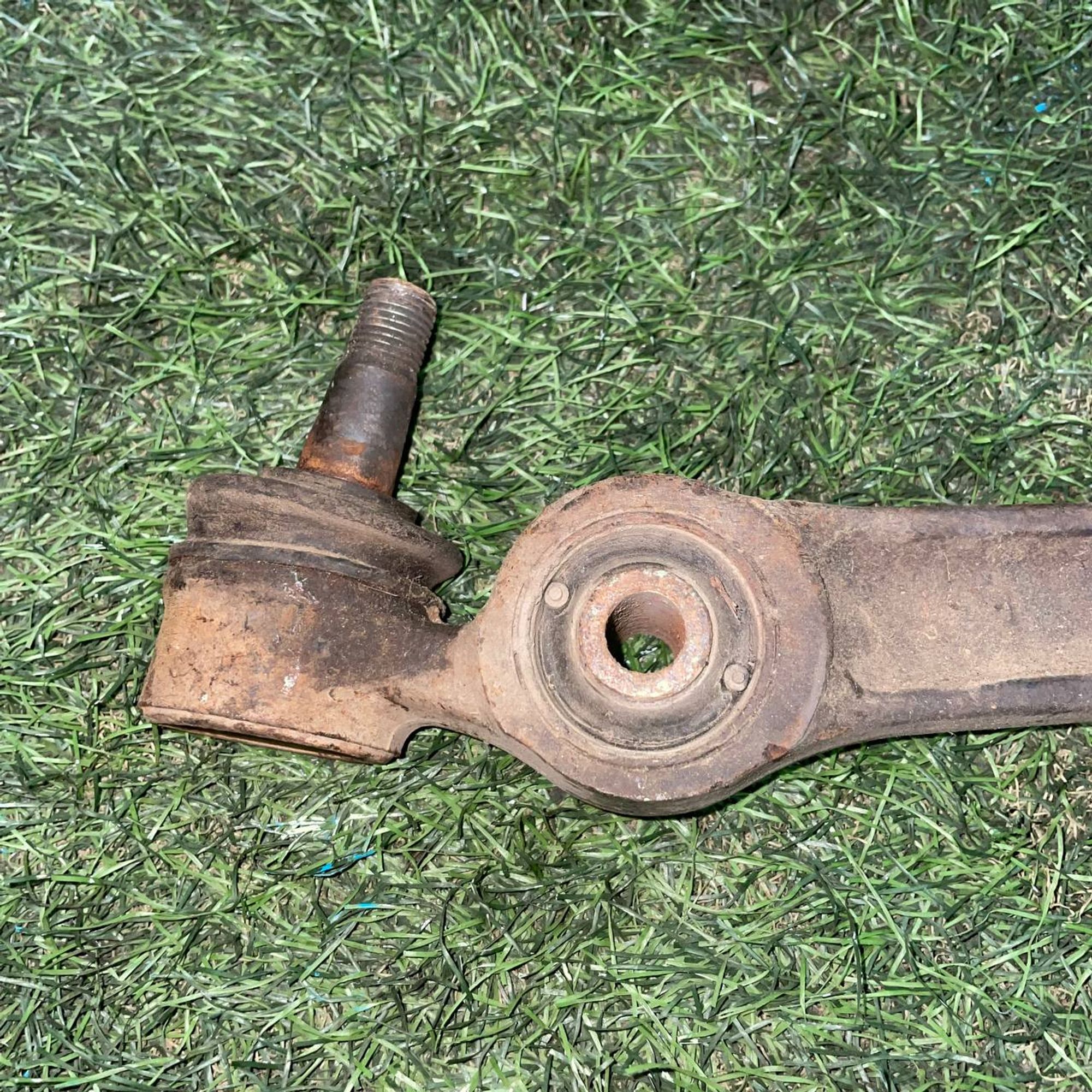 525 Рычаг передний левый верхний MITSUBISHI GALANT E55A 4G63, 4000 рублей, Невинномысск