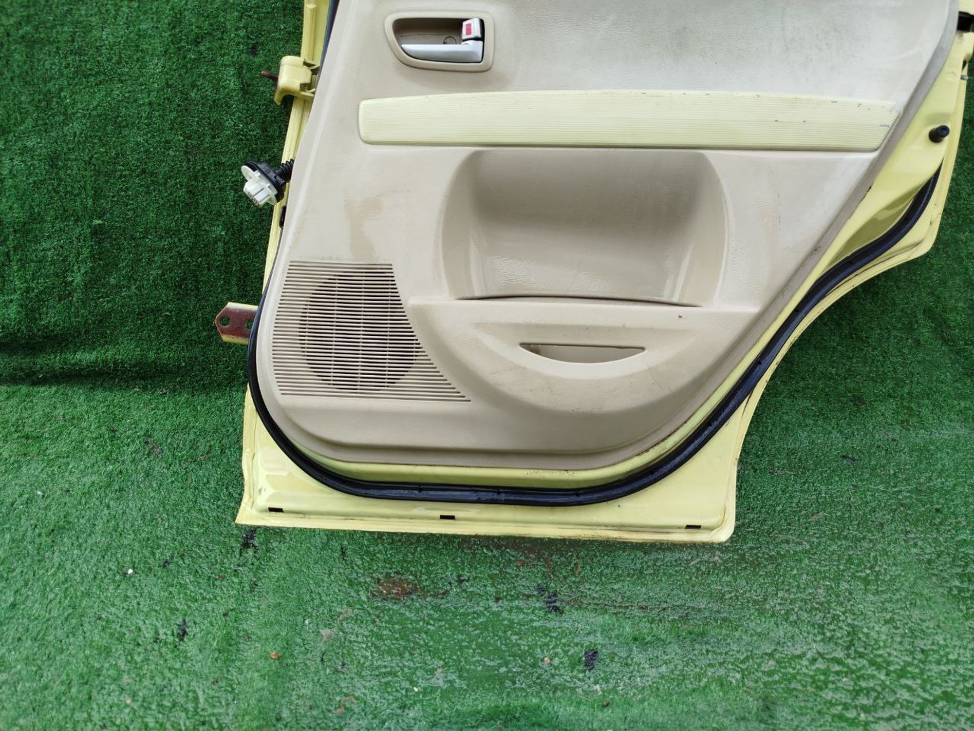 1157 дверь на MAZDA DEMIO DY5W, 9500 рублей, Невинномысск