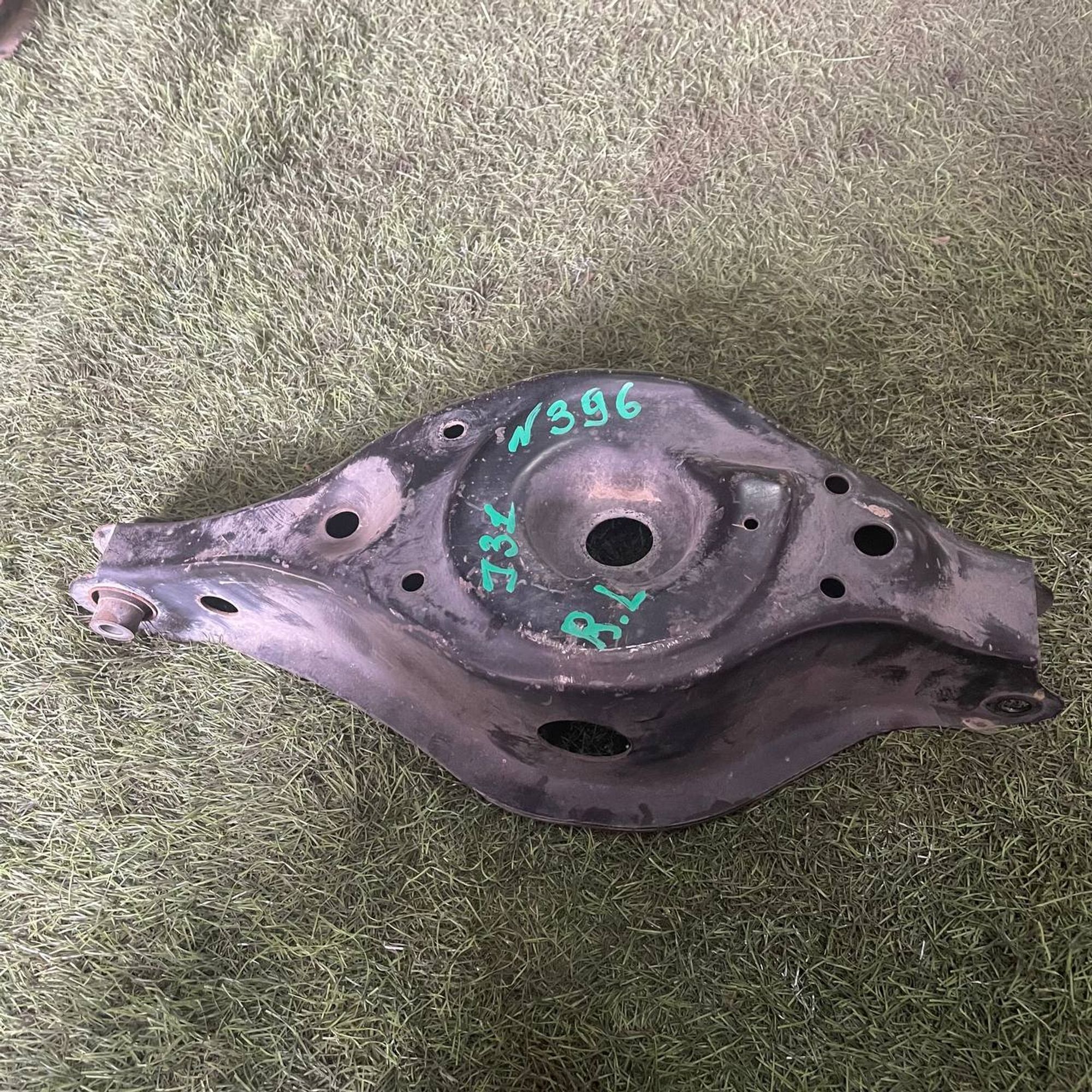 396 Рычаг задний поперечный нижний NISSAN TEANA J31 VQ23DE, 3500 рублей, Невинномысск