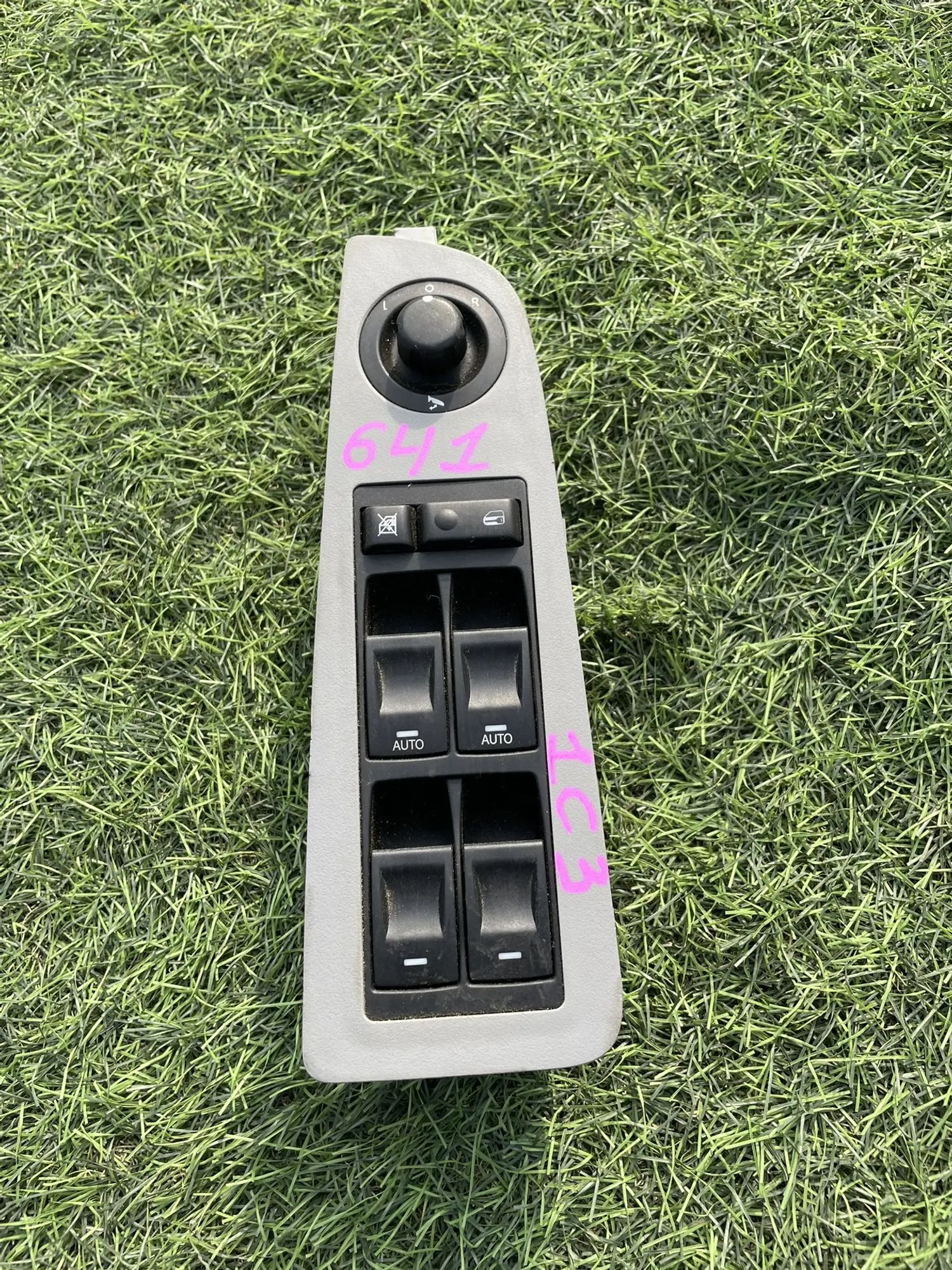 https://ycs.partsauto.market/partsauto-images/thmbs/userImages/772e461030aea93f4dbb6447c0f924d3/part/1e19dbbb-4ad8-499e-9be3-f6bcd98926db_1775224507355.jpg