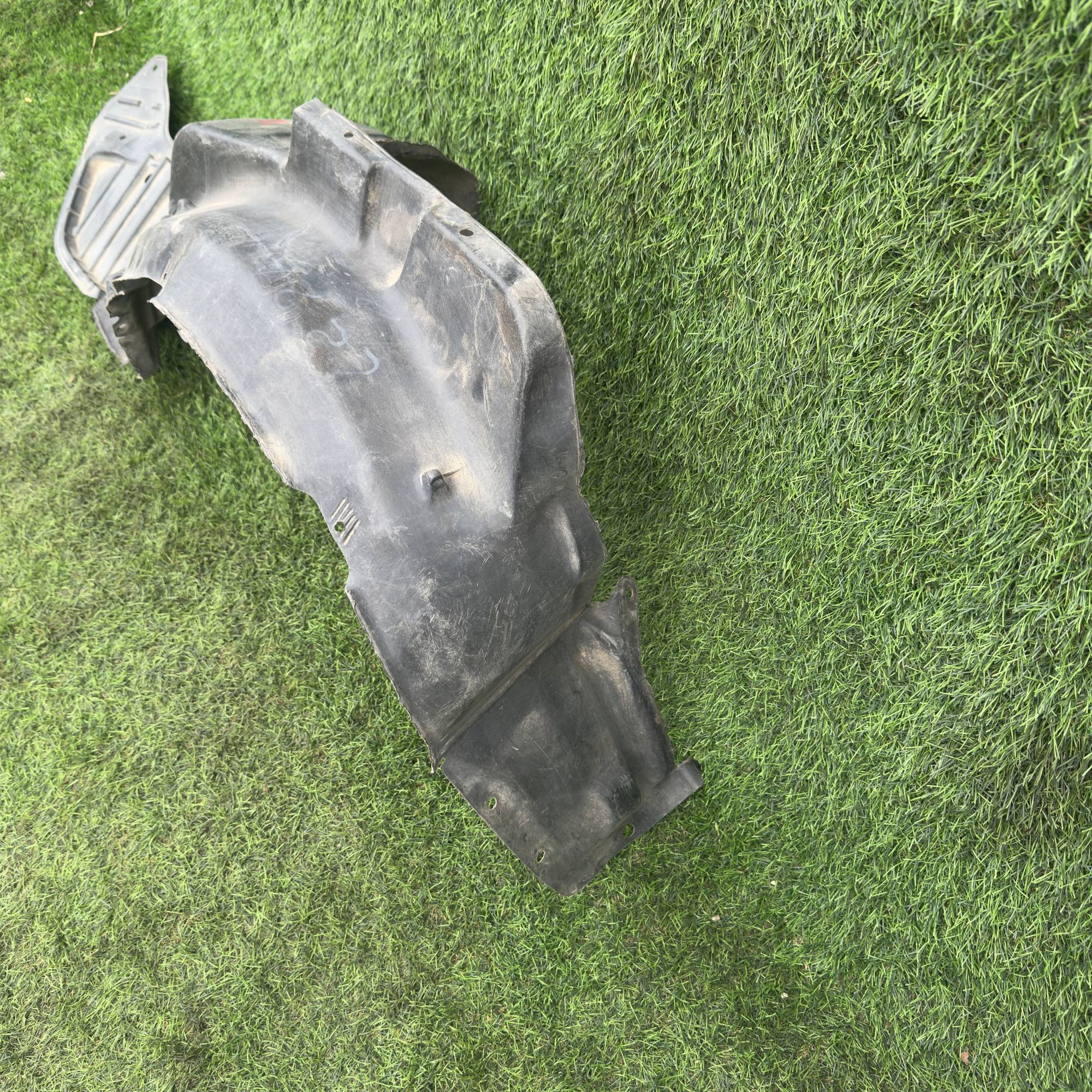 393 Подкрылок передний левый MITSUBISHI LANCER CEDIA, 999 рублей, Невинномысск