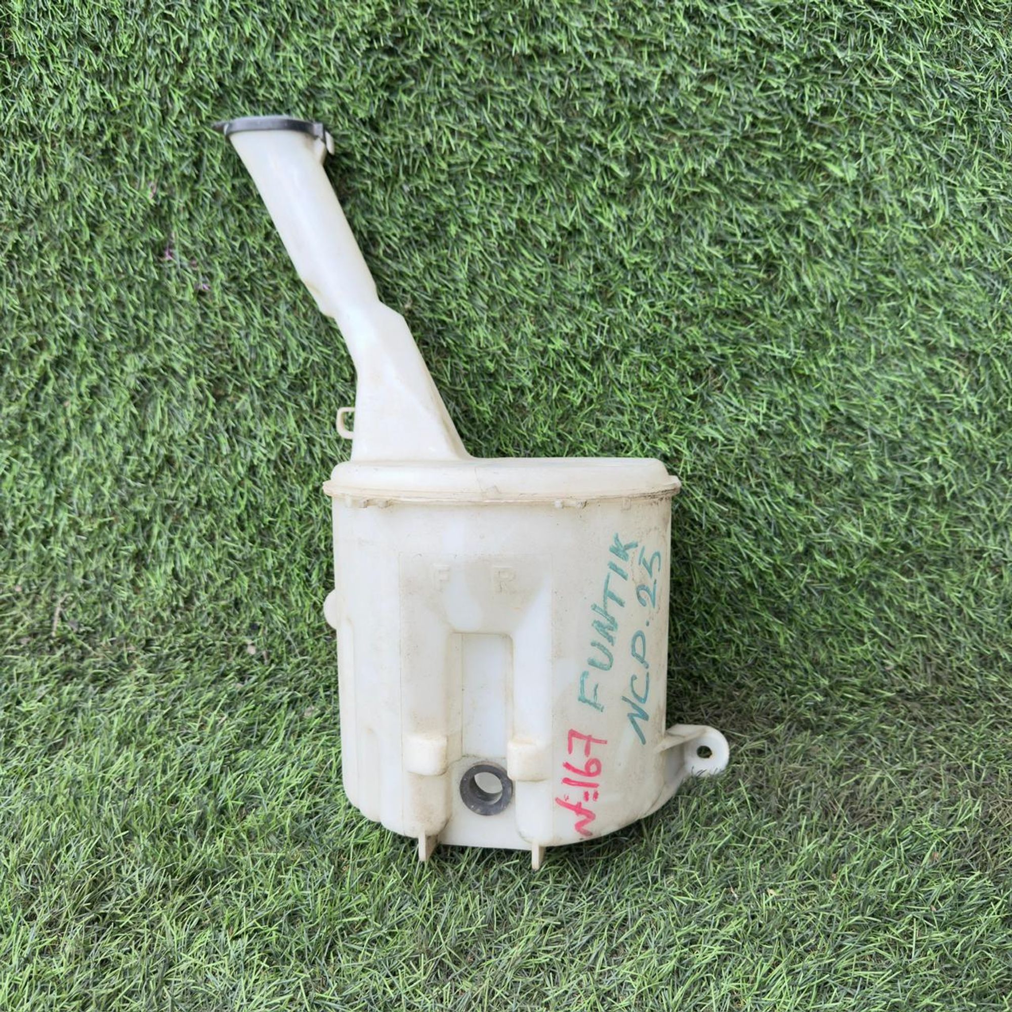 167 Бачок омывателя Toyota FunCargo NCP25, 2500 рублей, Невинномысск