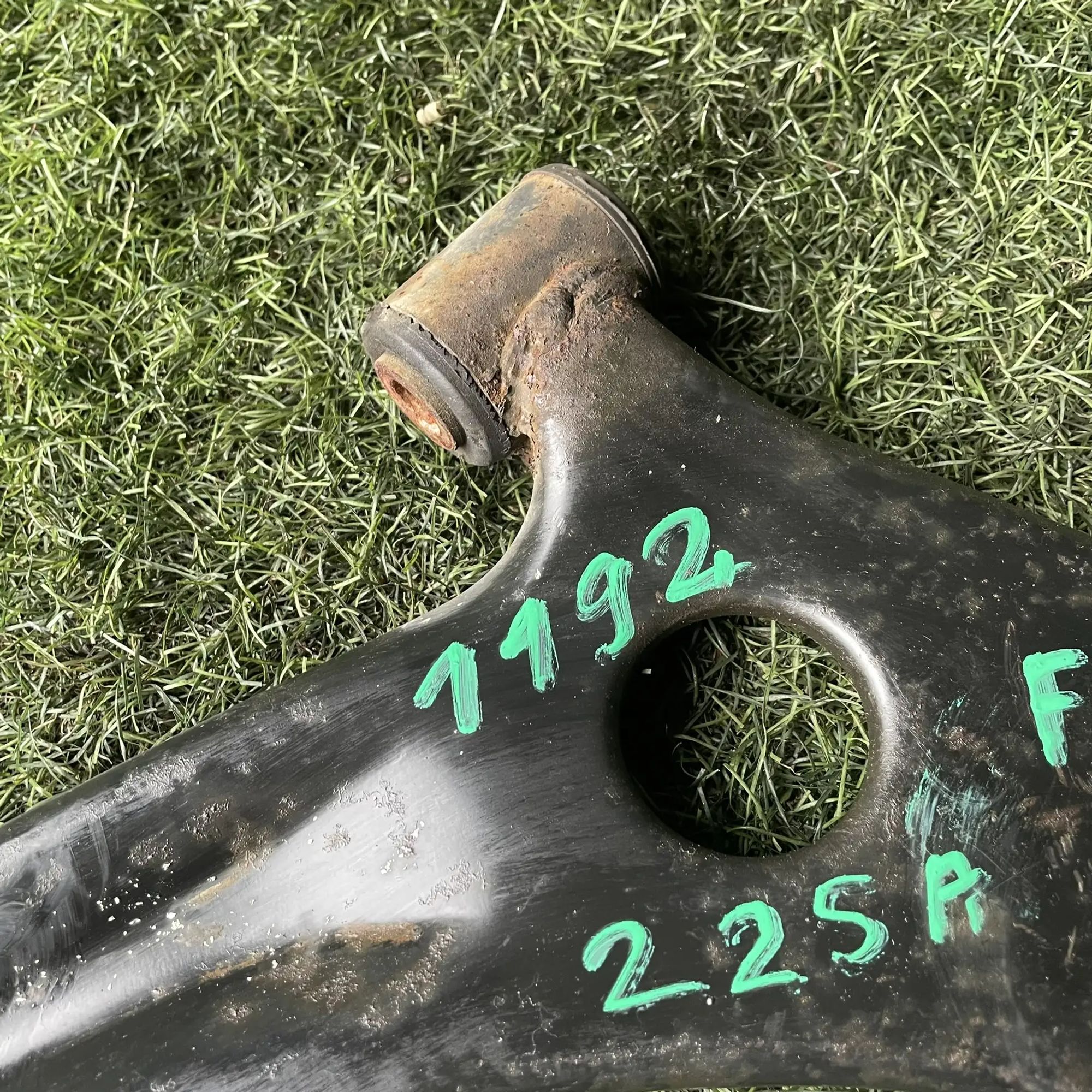https://ycs.partsauto.market/partsauto-images/thmbs/userImages/772e461030aea93f4dbb6447c0f924d3/part/1fbb37c0-056d-46e9-b9ab-0d45c1a765b4_1776931843756.jpg
