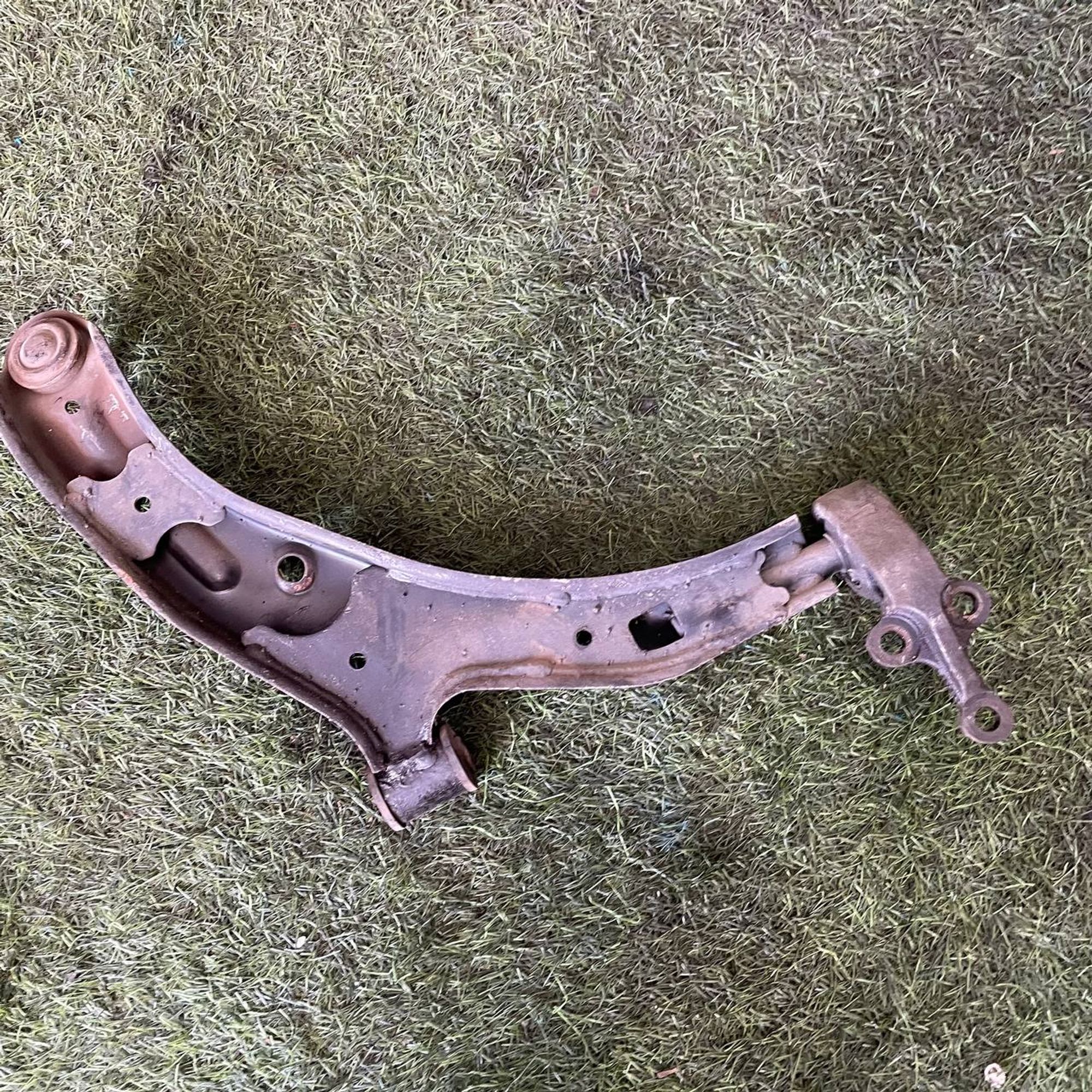 283 Рычаг передний левый нижний NISSAN WINGROAD Y11, 4000 рублей, Невинномысск