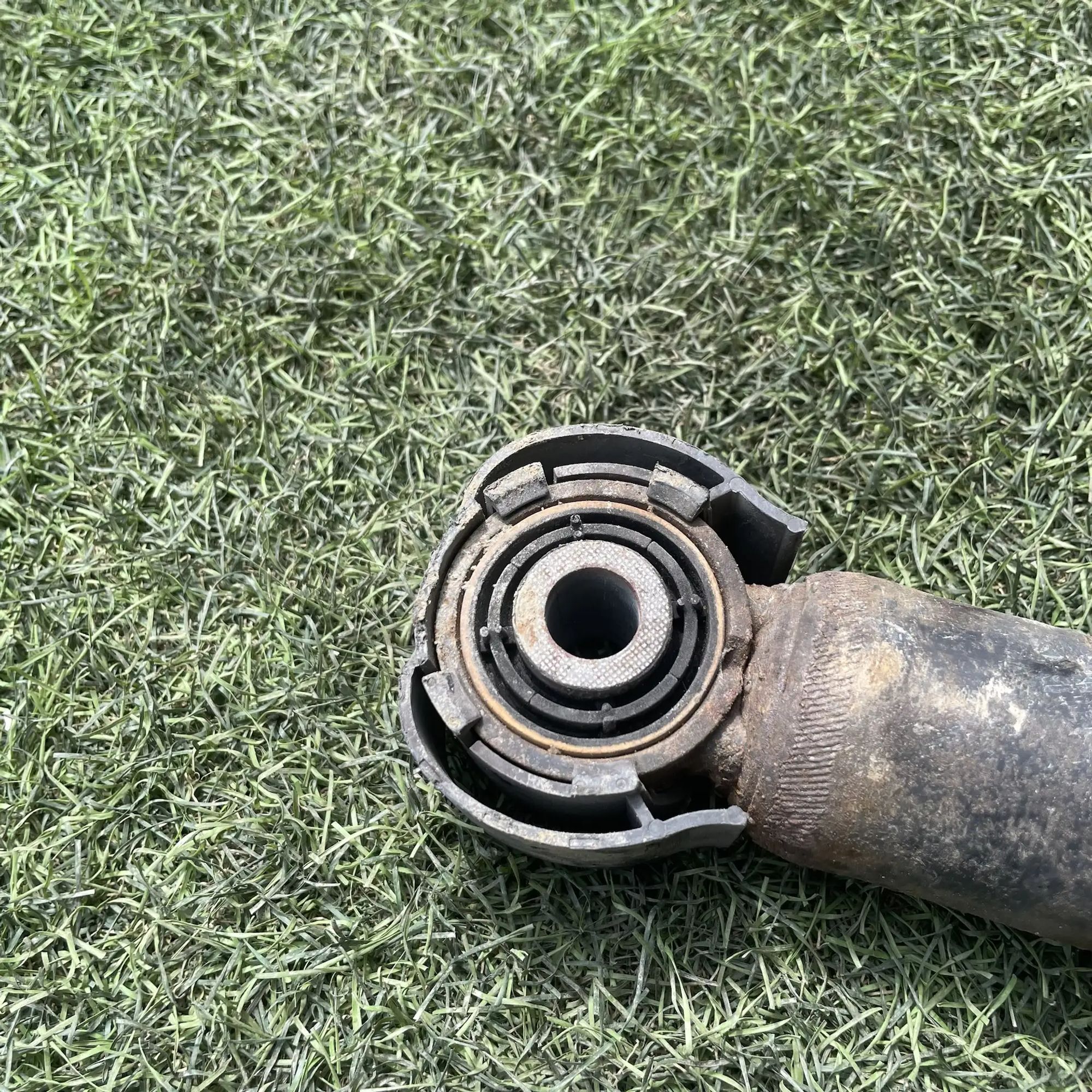 https://ycs.partsauto.market/partsauto-images/thmbs/userImages/772e461030aea93f4dbb6447c0f924d3/part/2123385a-e974-409f-9f94-78a3b106c306_1779167976356.jpg