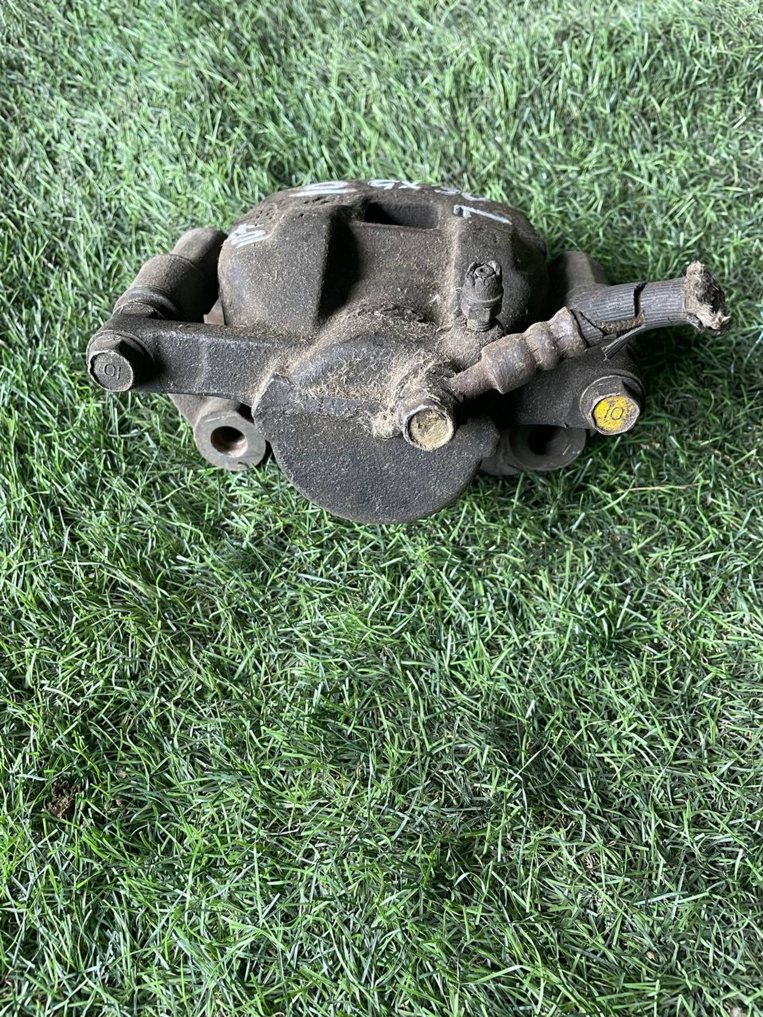 107 Суппорт тормозной передний левый Toyota GX90, 3000 рублей, Невинномысск