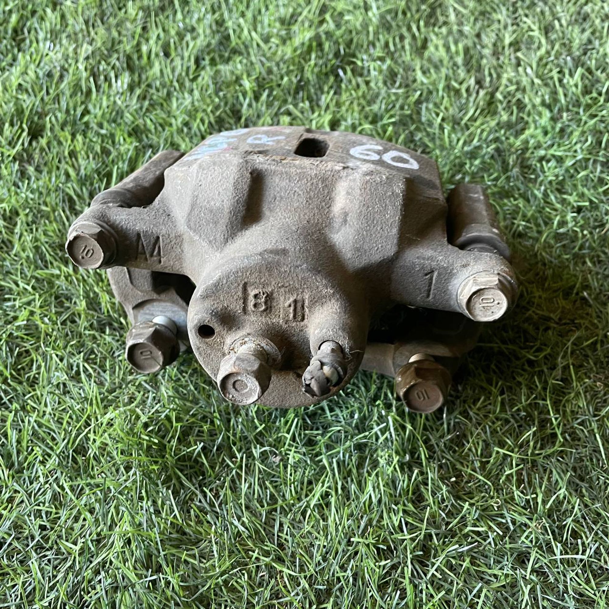 60 Суппорт тормозной передний правый TOYOTA IST NCP60, 3000 рублей, Невинномысск