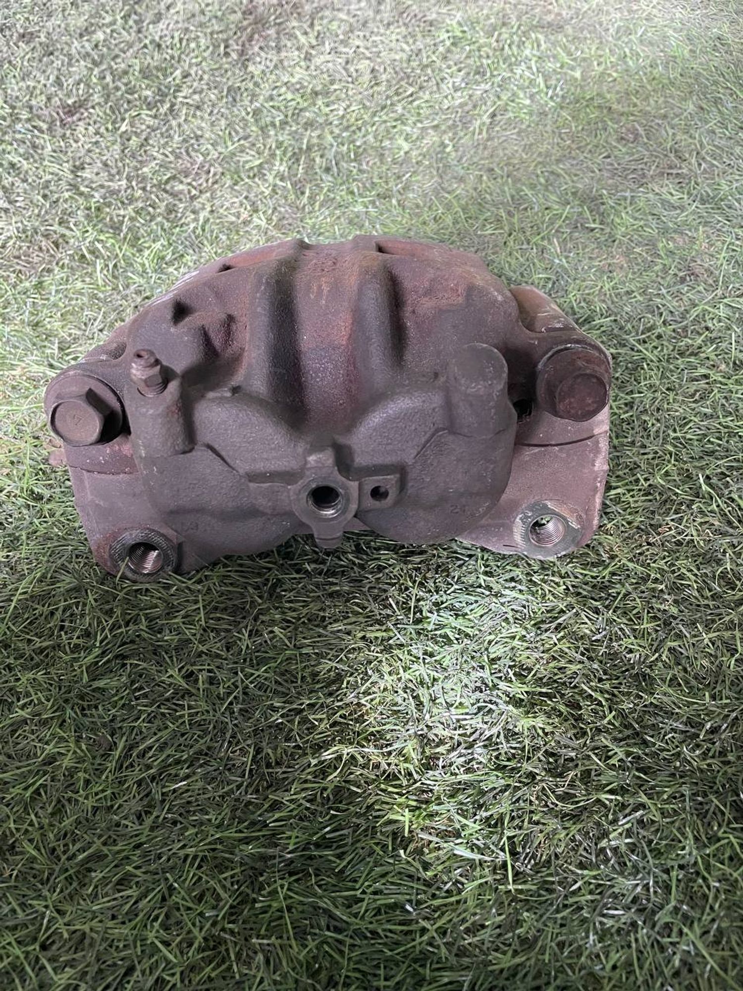 1118 Суппорт тормозной передний левый Mazda MPV LW3W L3, 3000 рублей, Невинномысск