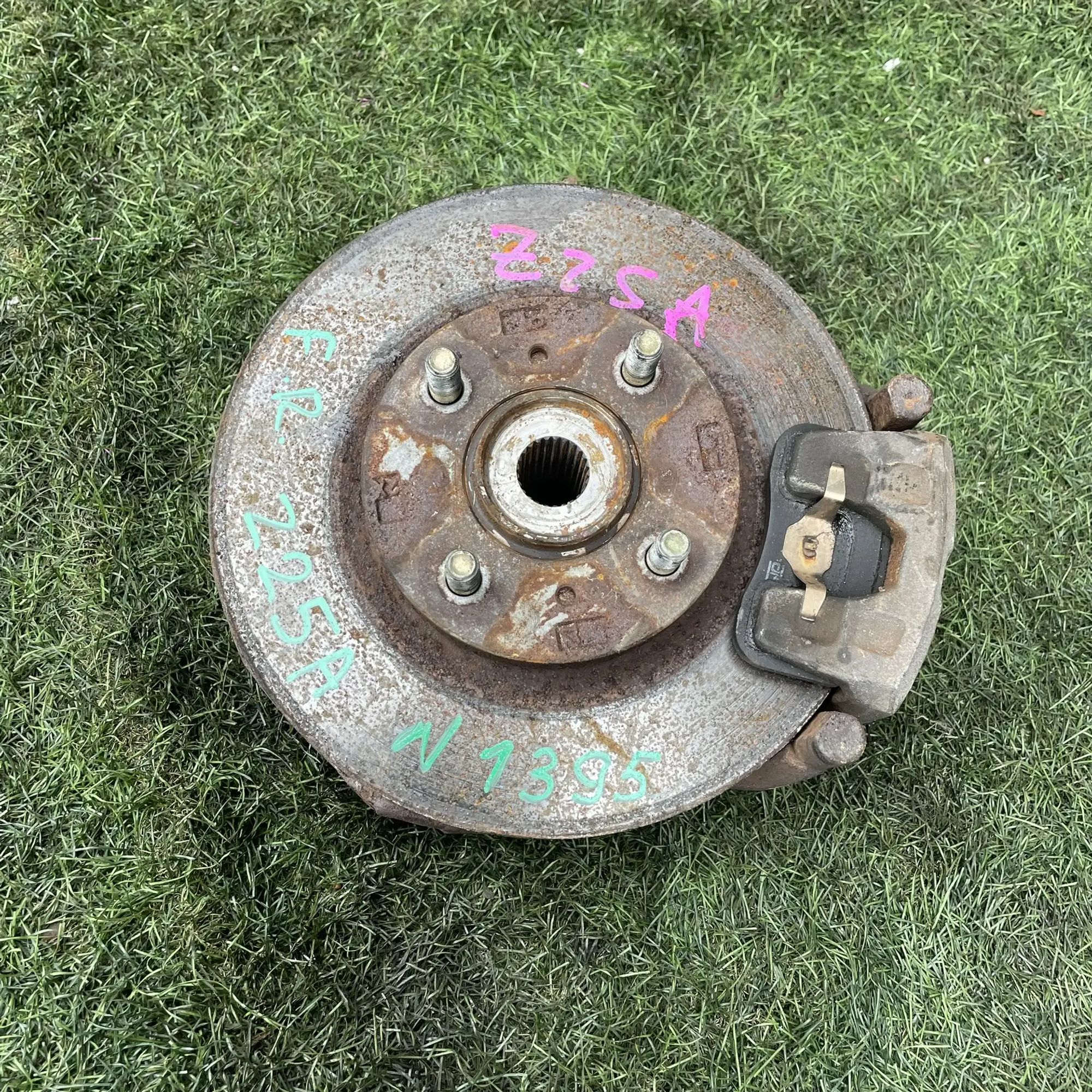 1395 Ступица передняя правая Mitsubishi Colt Z25A 4G19 1.3 2002, 6500 рублей, Невинномысск
