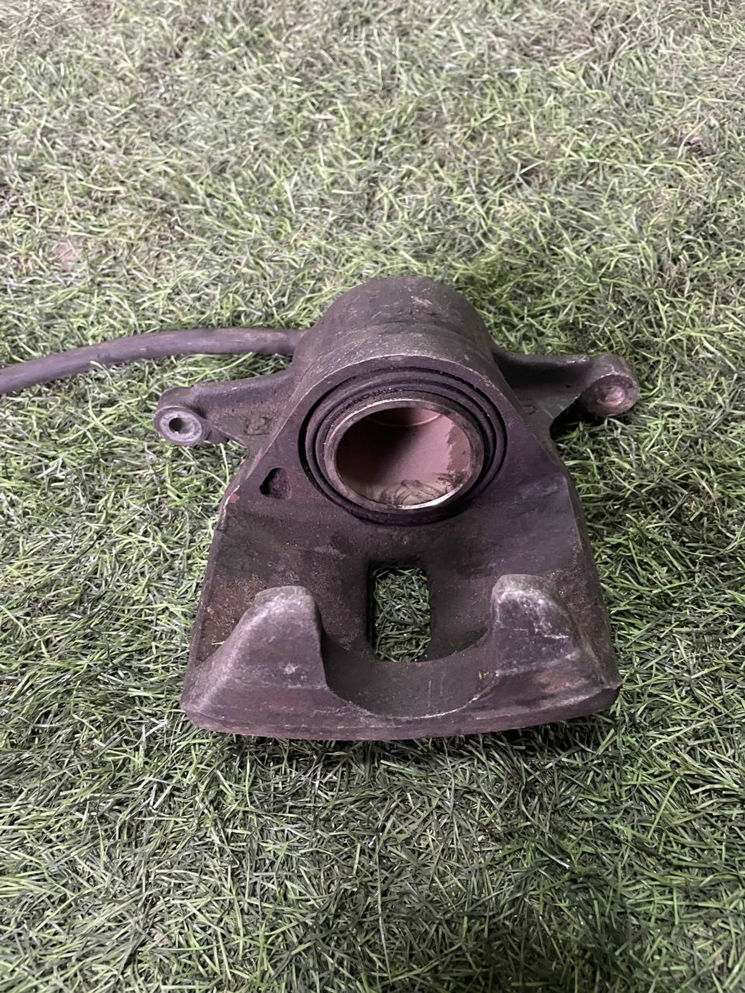 330 Суппорт тормозной передний левый TOYOTA CORONA ST190, 3000 рублей, Невинномысск