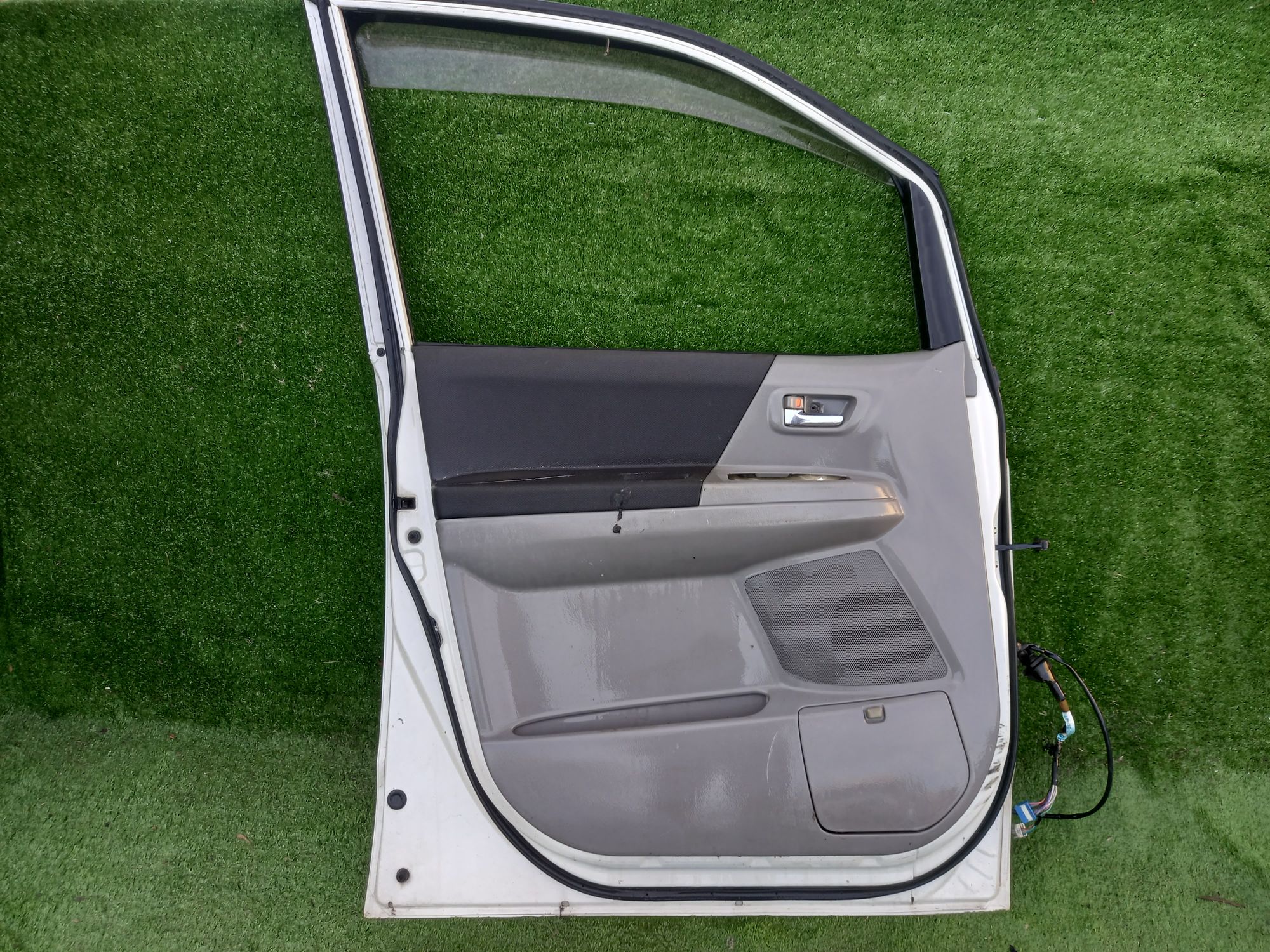 1419 Дверь передняя левая на TOYOTA NOAH AZR60, 14500 рублей, Невинномысск