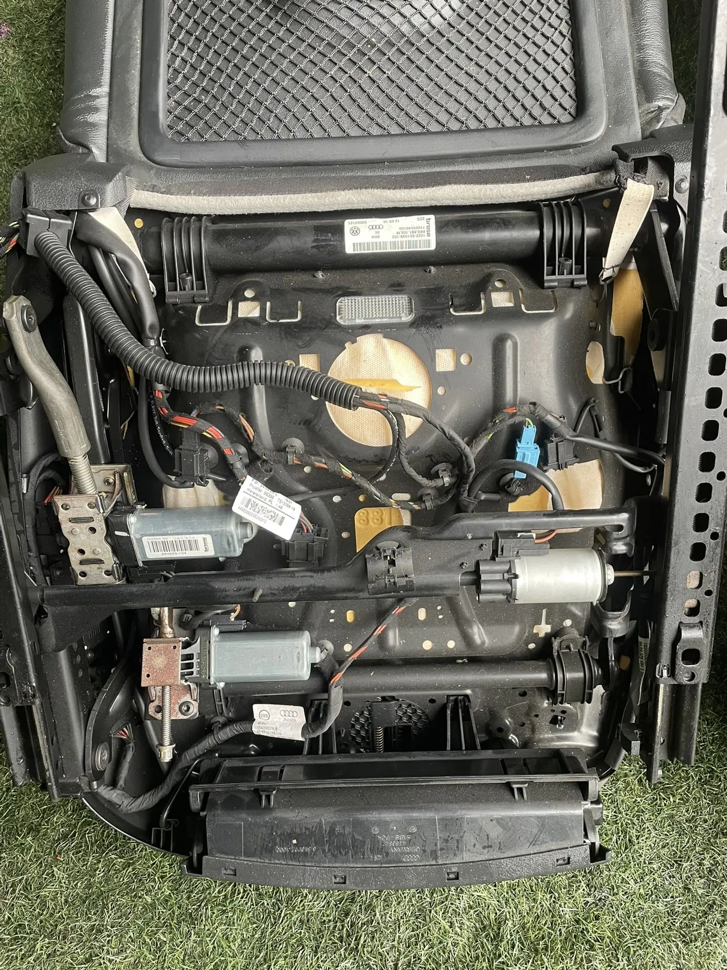 https://ycs.partsauto.market/partsauto-images/thmbs/userImages/772e461030aea93f4dbb6447c0f924d3/part/24d8379a-7325-43d2-89df-d558f77381e7_1777967439927.jpg