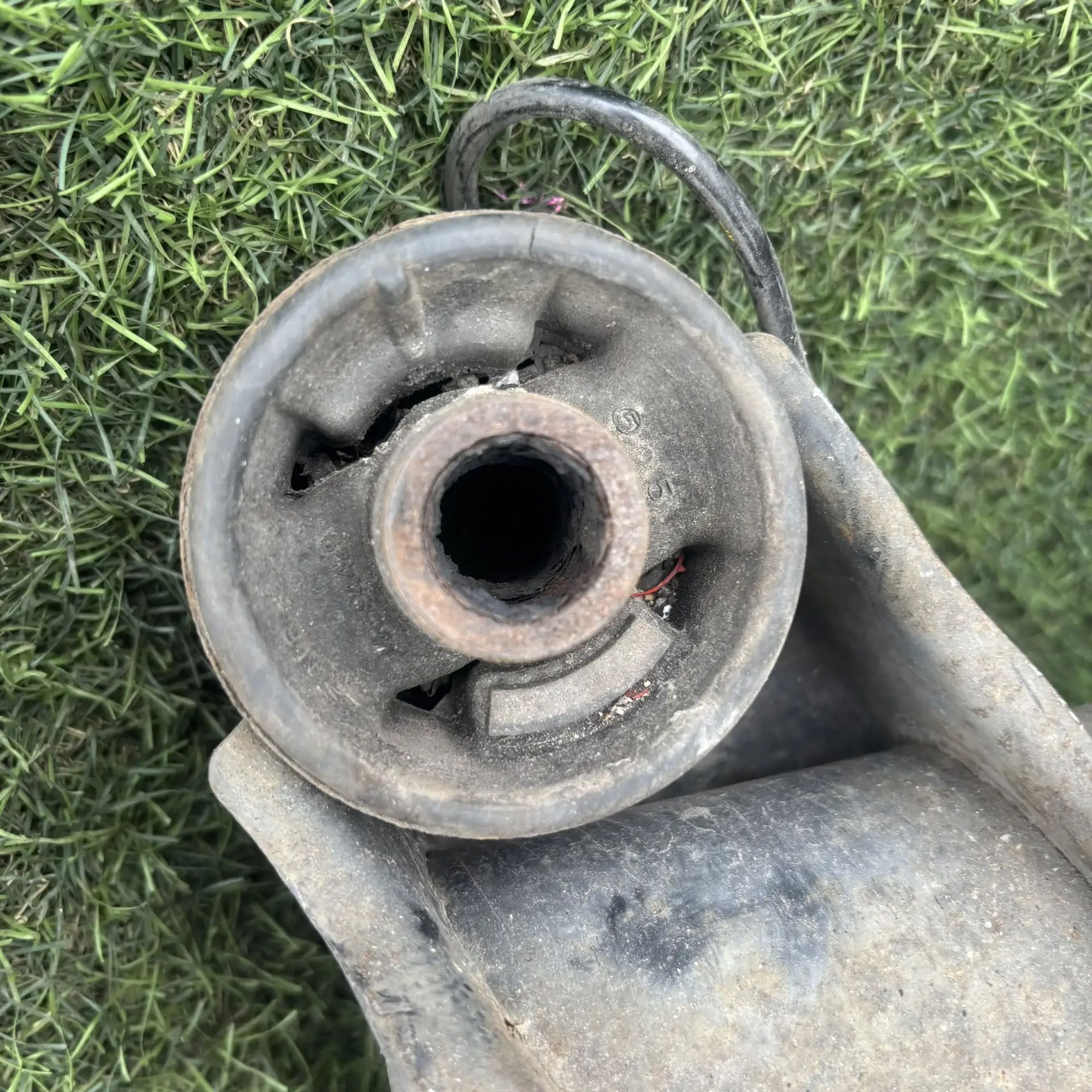 https://ycs.partsauto.market/partsauto-images/thmbs/userImages/772e461030aea93f4dbb6447c0f924d3/part/2556ad62-b72b-418d-ad6a-d49bea8f159b_1777018372188.jpg