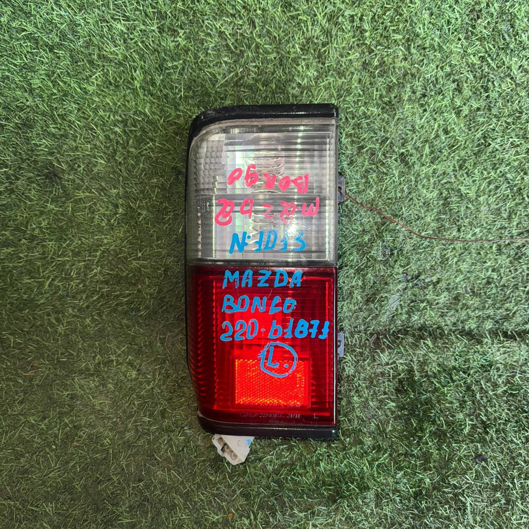 1013 Фонарь задний левый MAZDA BONGO SSE8W, 1 рублей, Невинномысск