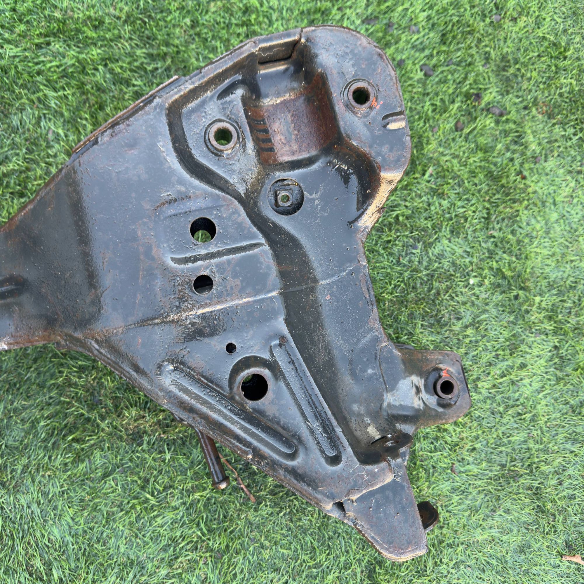 194 Подрамник передний MITSUBISHI CARISMA DA2A, 1 рублей, Невинномысск