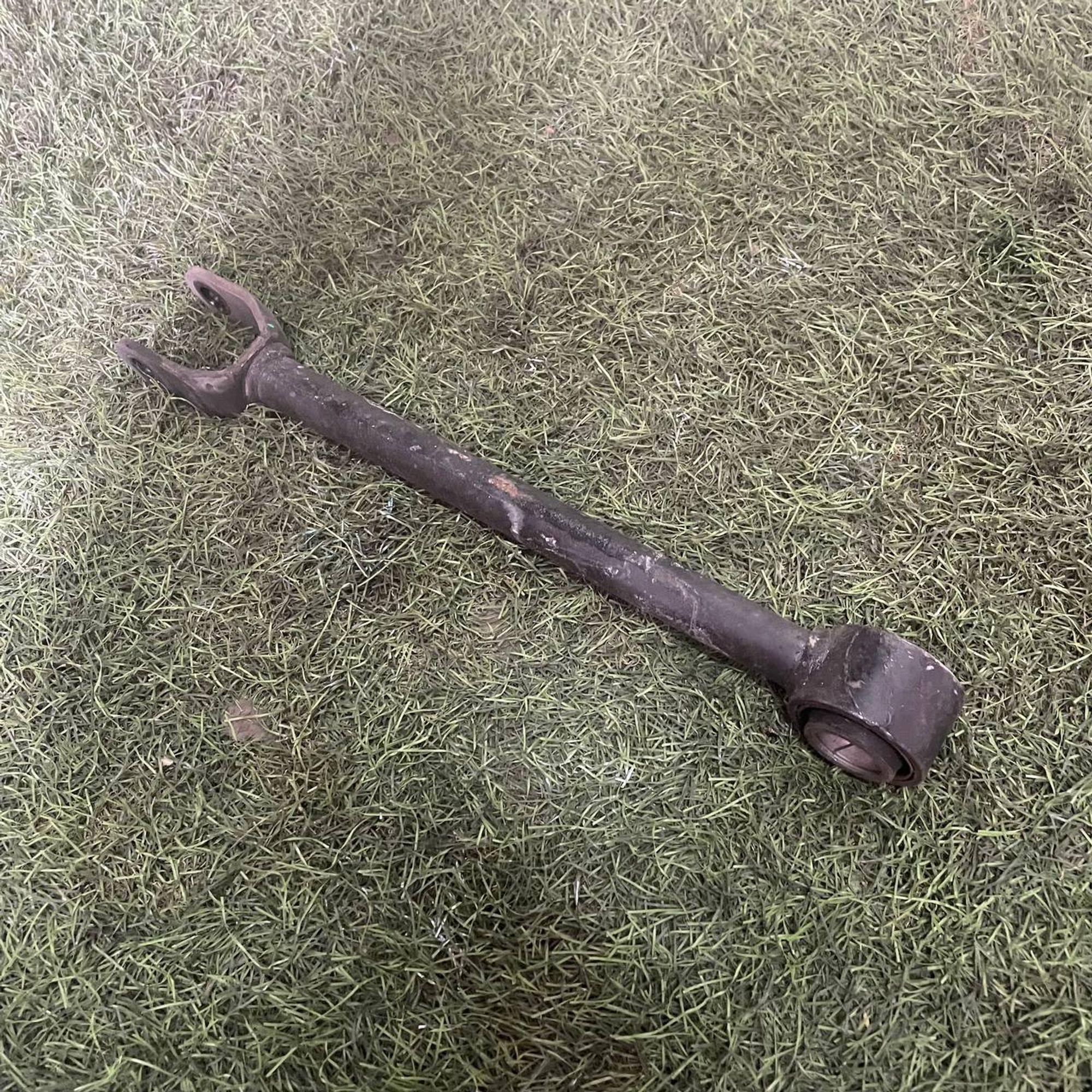 555 Рычаг задний поперечный нижний NISSAN TEANA J31 VQ23DE, 2000 рублей, Невинномысск