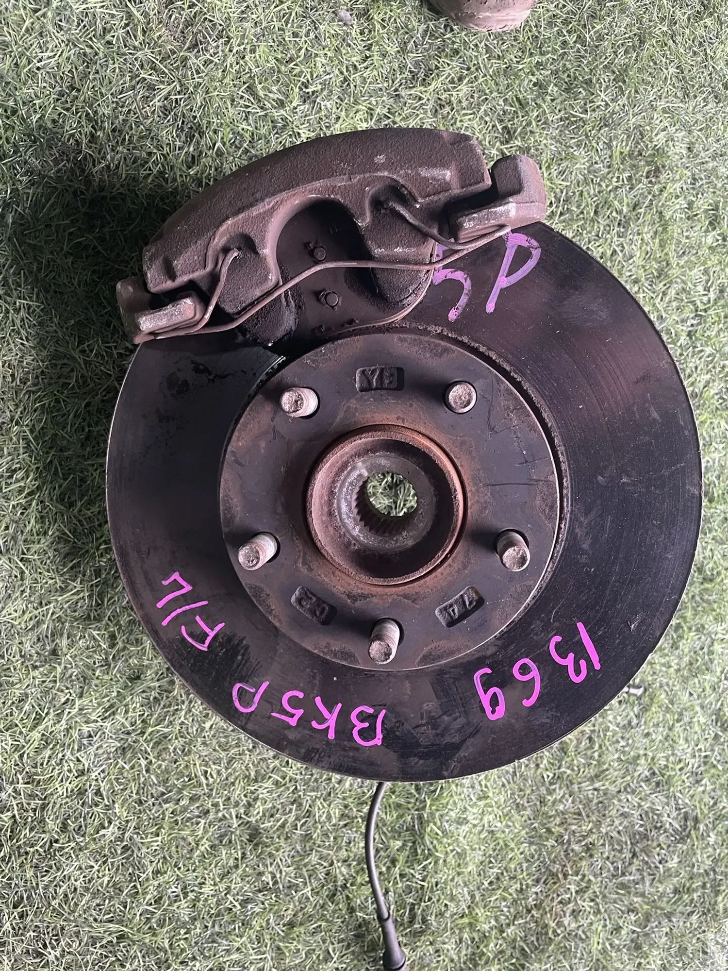 1369 Ступица передняя левая Mazda Axela BK5P ZY 2006, 12500 рублей, Невинномысск