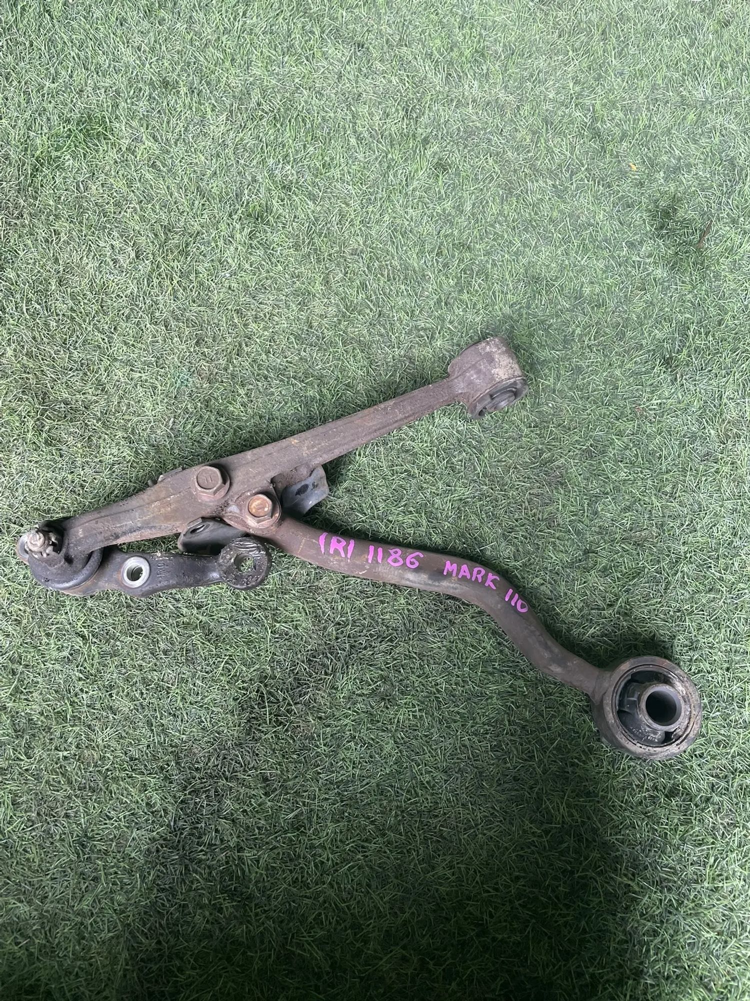 1186 Рычаг передний правый нижний Toyota Mark II JZX110 1JZ-FSE 2002, 6500 рублей, Невинномысск