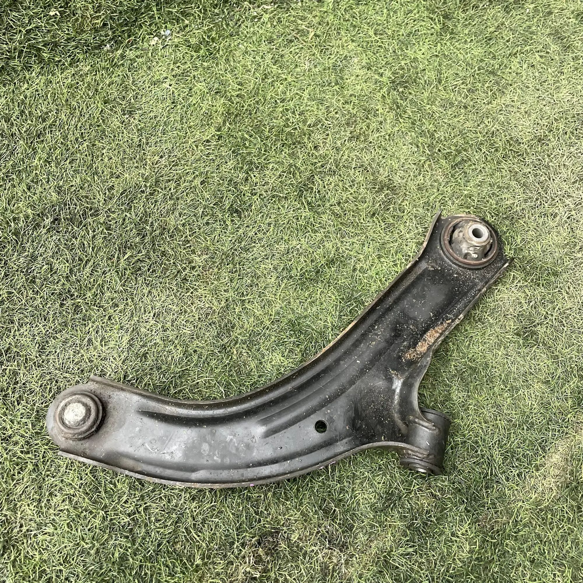 https://ycs.partsauto.market/partsauto-images/thmbs/userImages/772e461030aea93f4dbb6447c0f924d3/part/289a14e9-667f-4c8a-a45d-ed6c79c2988f_1779198839515.jpg