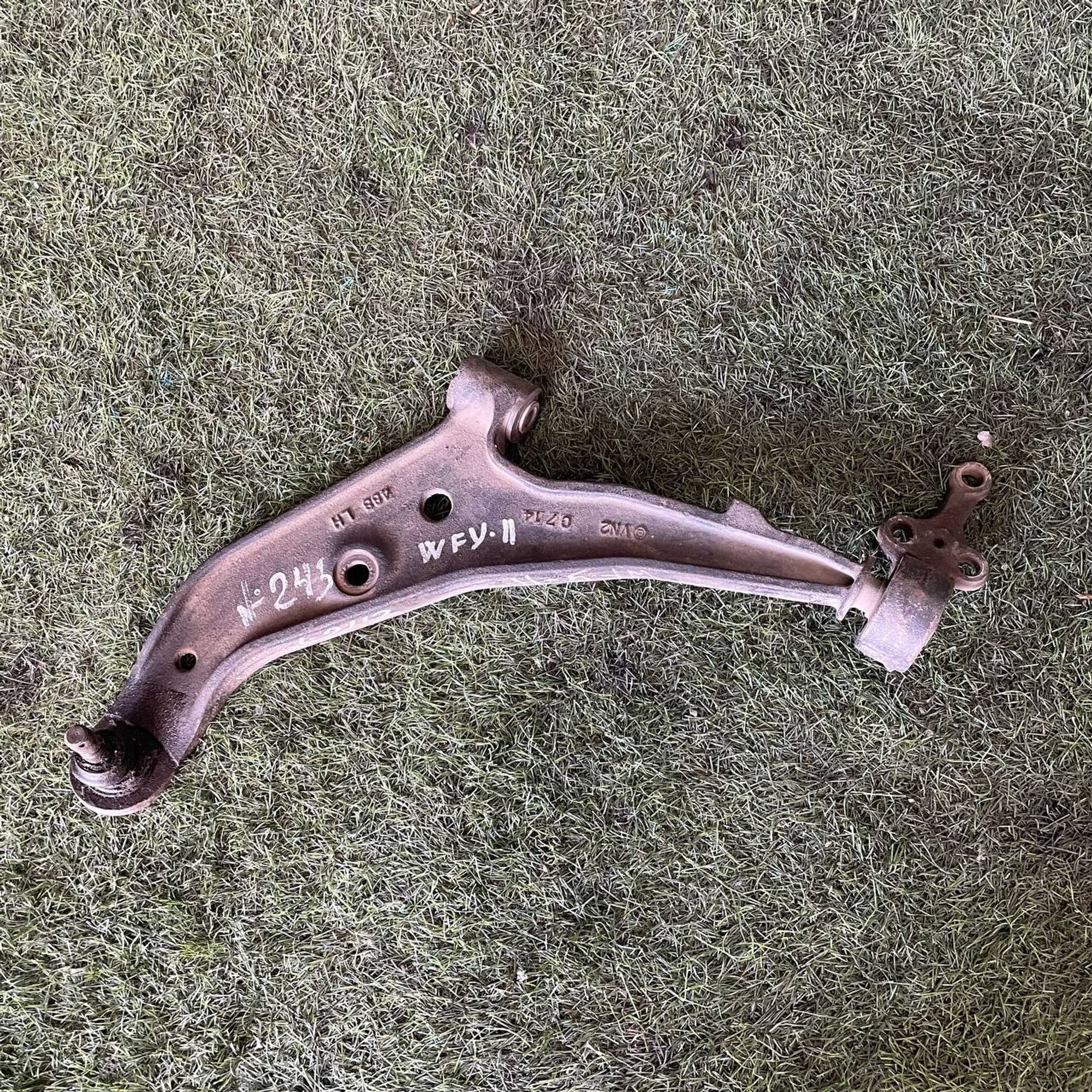 243 Рычаг передний левый нижний NISSAN WINGROAD WFY10, 3500 рублей, Невинномысск