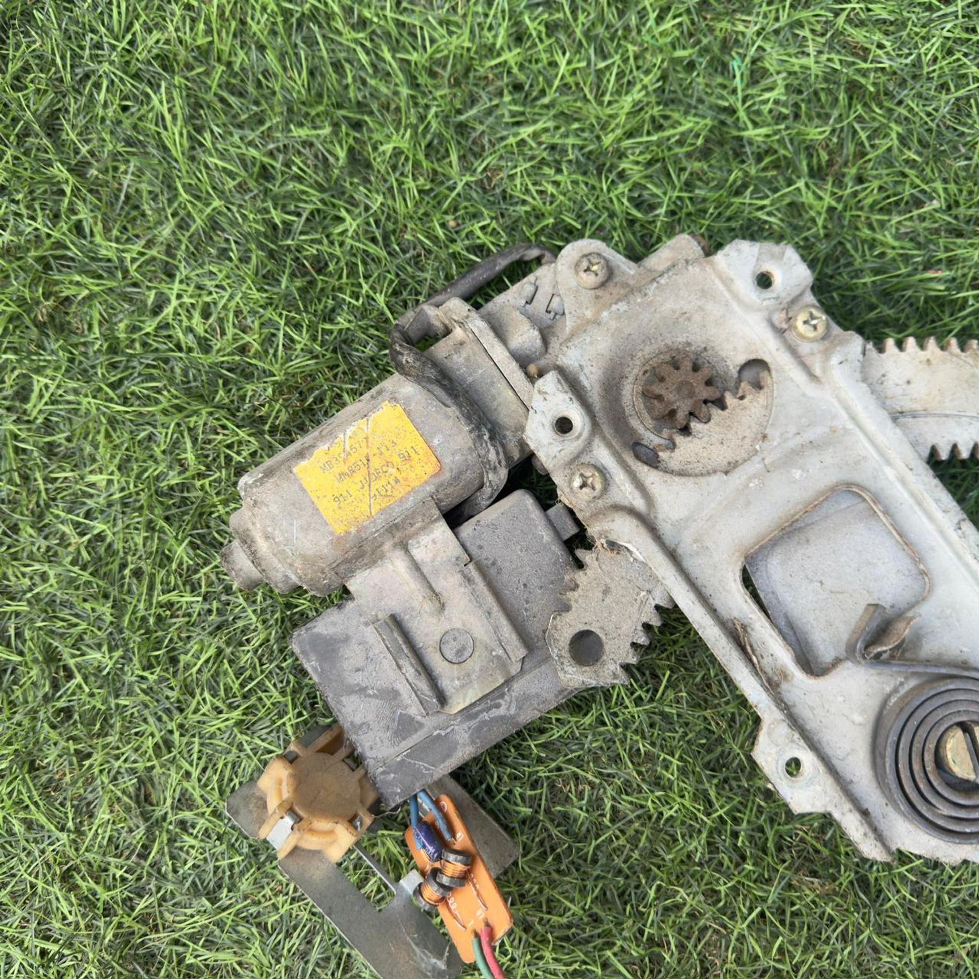 398 Стеклоподъемник передней правой двери  MITSUBISHI CANTER FE315BN 4D32, 6000 рублей, Невинномысск