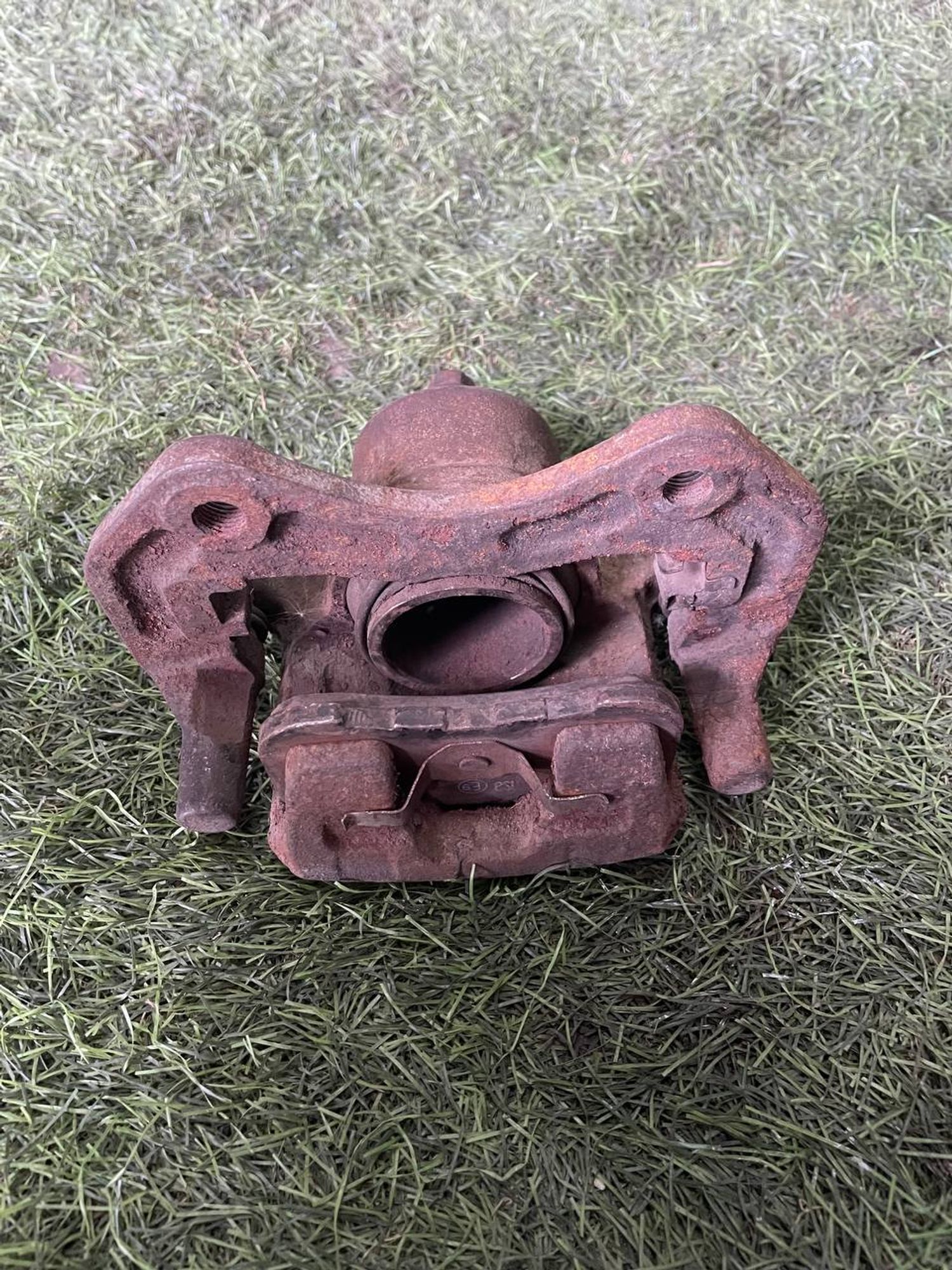 156 Суппорт тормозной передний левый DAIHATSU YRV M100G, 3000 рублей, Невинномысск