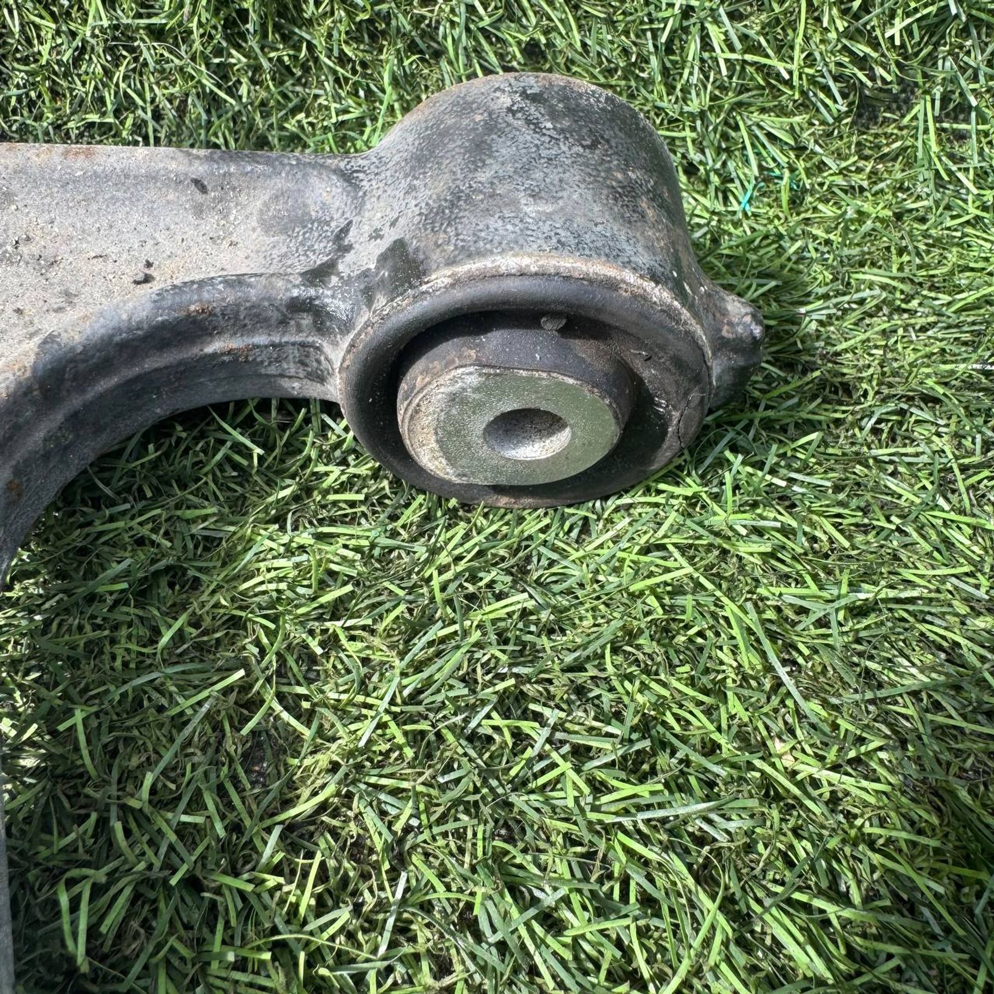 https://ycs.partsauto.market/partsauto-images/thmbs/userImages/772e461030aea93f4dbb6447c0f924d3/part/2aeb4423-0823-469b-8542-361d44bb725c_1743604992864.jpg
