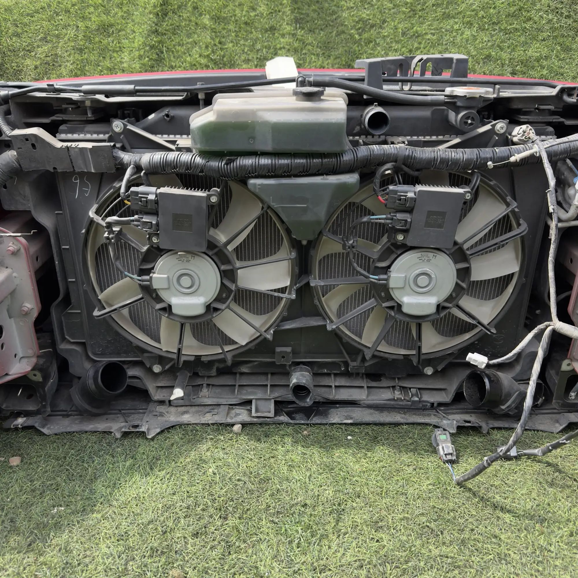 https://ycs.partsauto.market/partsauto-images/thmbs/userImages/772e461030aea93f4dbb6447c0f924d3/part/2af5270b-0fb8-4193-8ef5-2190ba89ff12_1778158349103.jpg