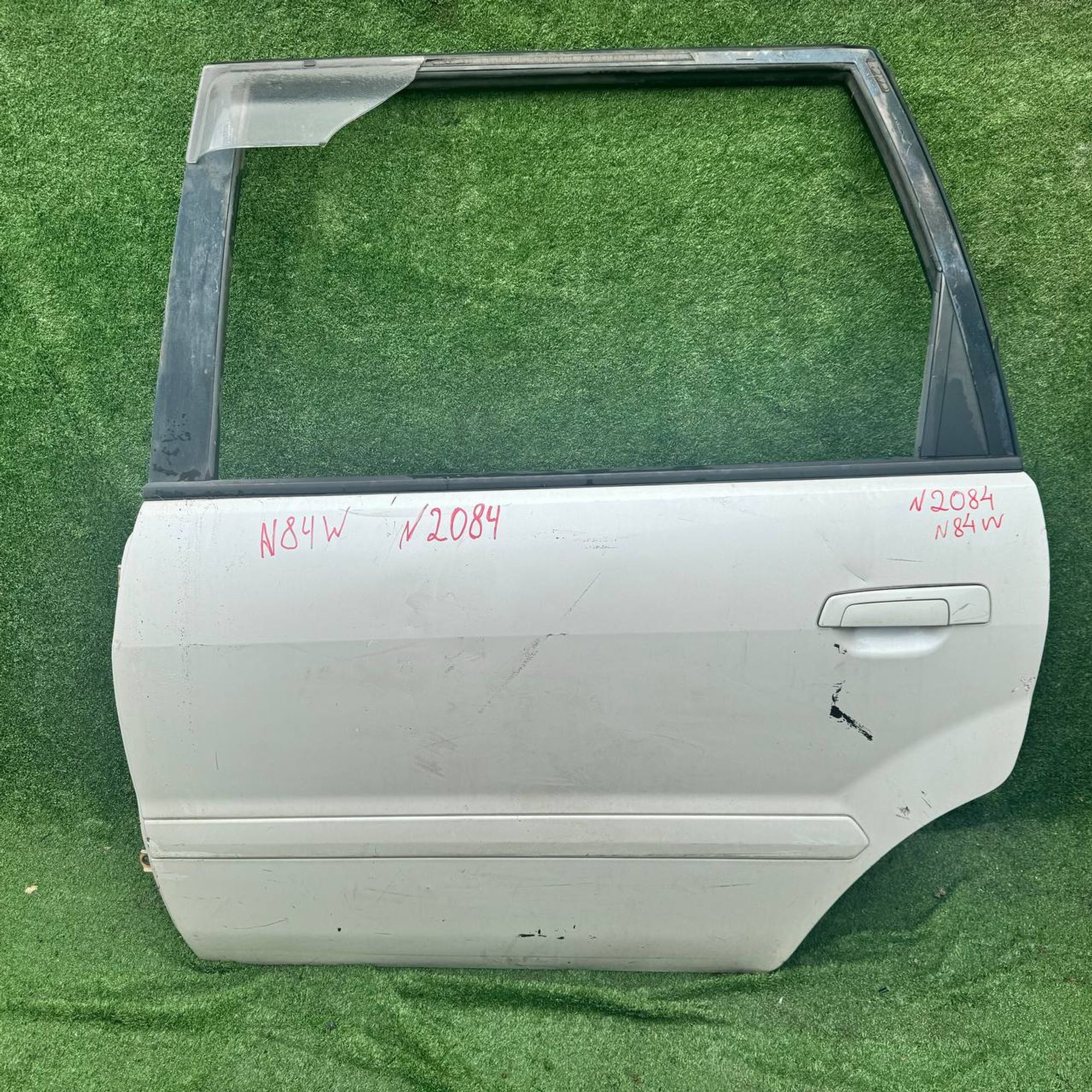 2084 дверь на MITSUBISHI CHARIOT N84W, 7500 рублей, Невинномысск