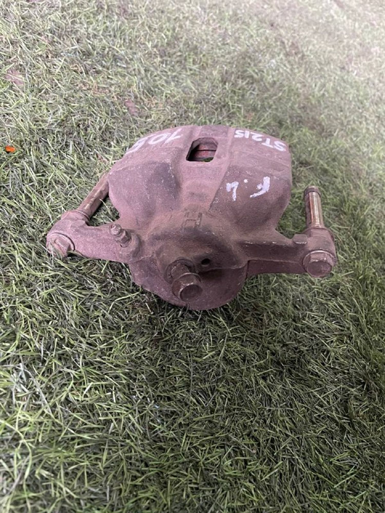 105 Суппорт тормозной передний левый TOYOTA CALDINA ST215, 3000 рублей, Невинномысск