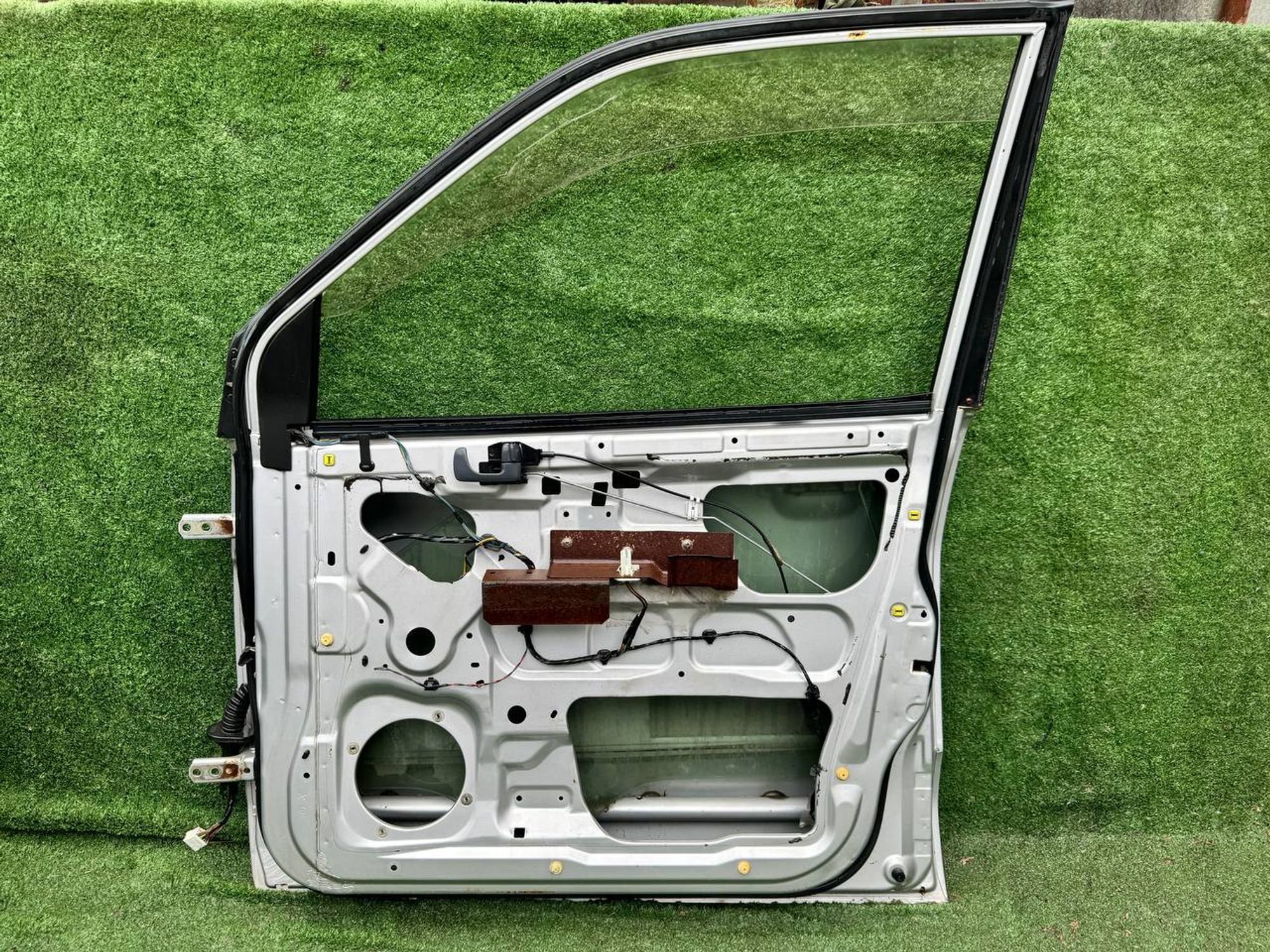 618 дверь на MITSUBISHI DINGO CQ2A, 12000 рублей, Невинномысск