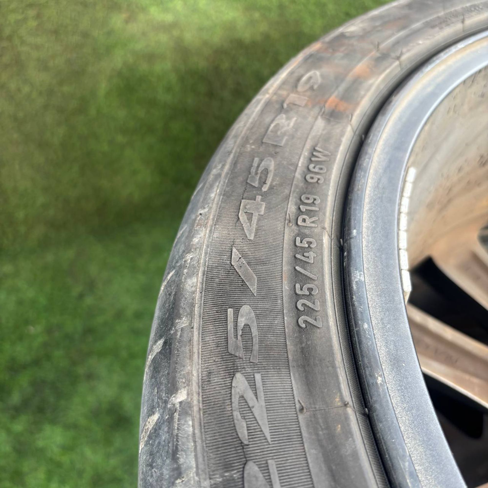647 Шины Pirelli Cinturato P1 225/45 R19 2017 год, 5000 рублей, Невинномысск