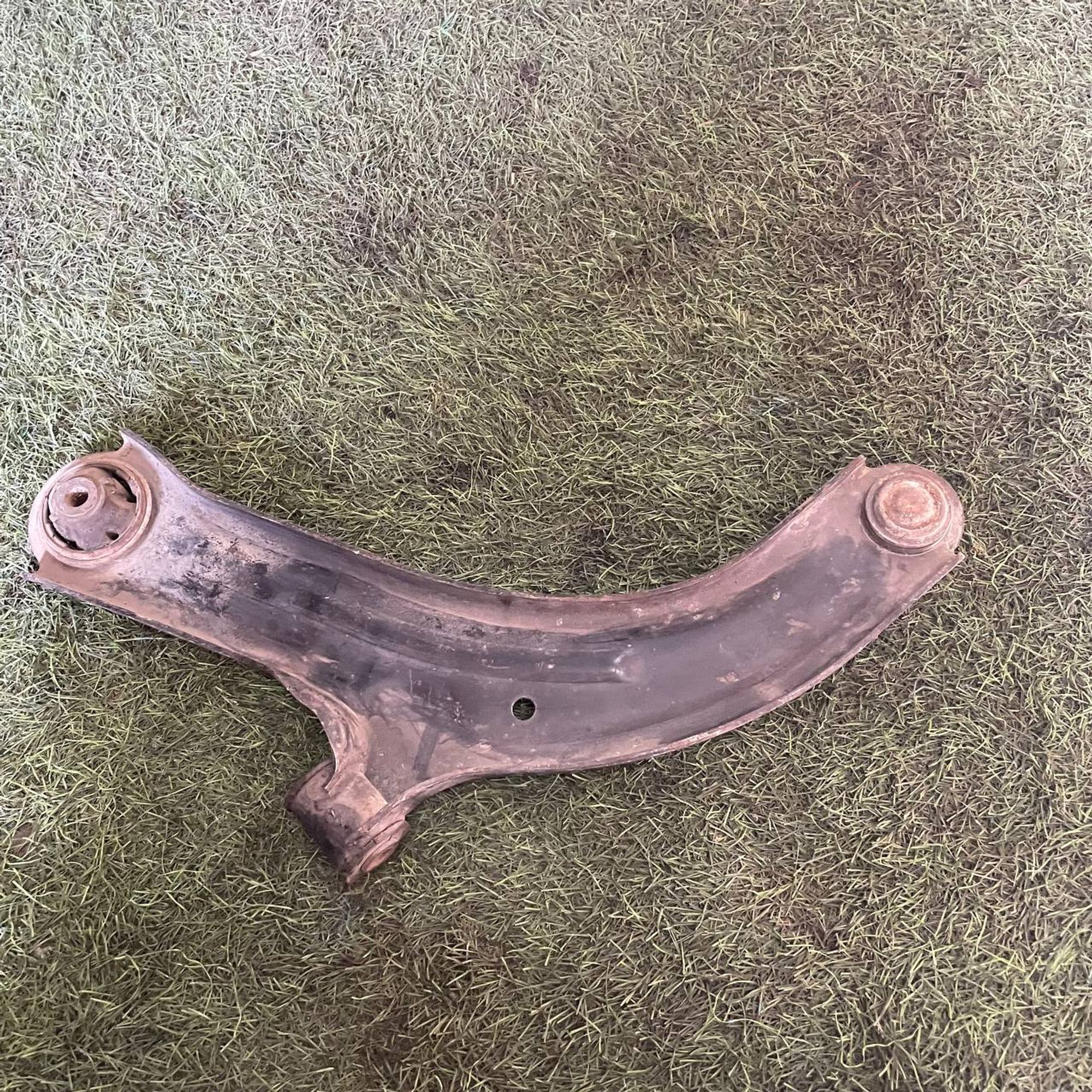 322 Рычаг передний правый нижний NISSAN CUBE Z11, 3500 рублей, Невинномысск