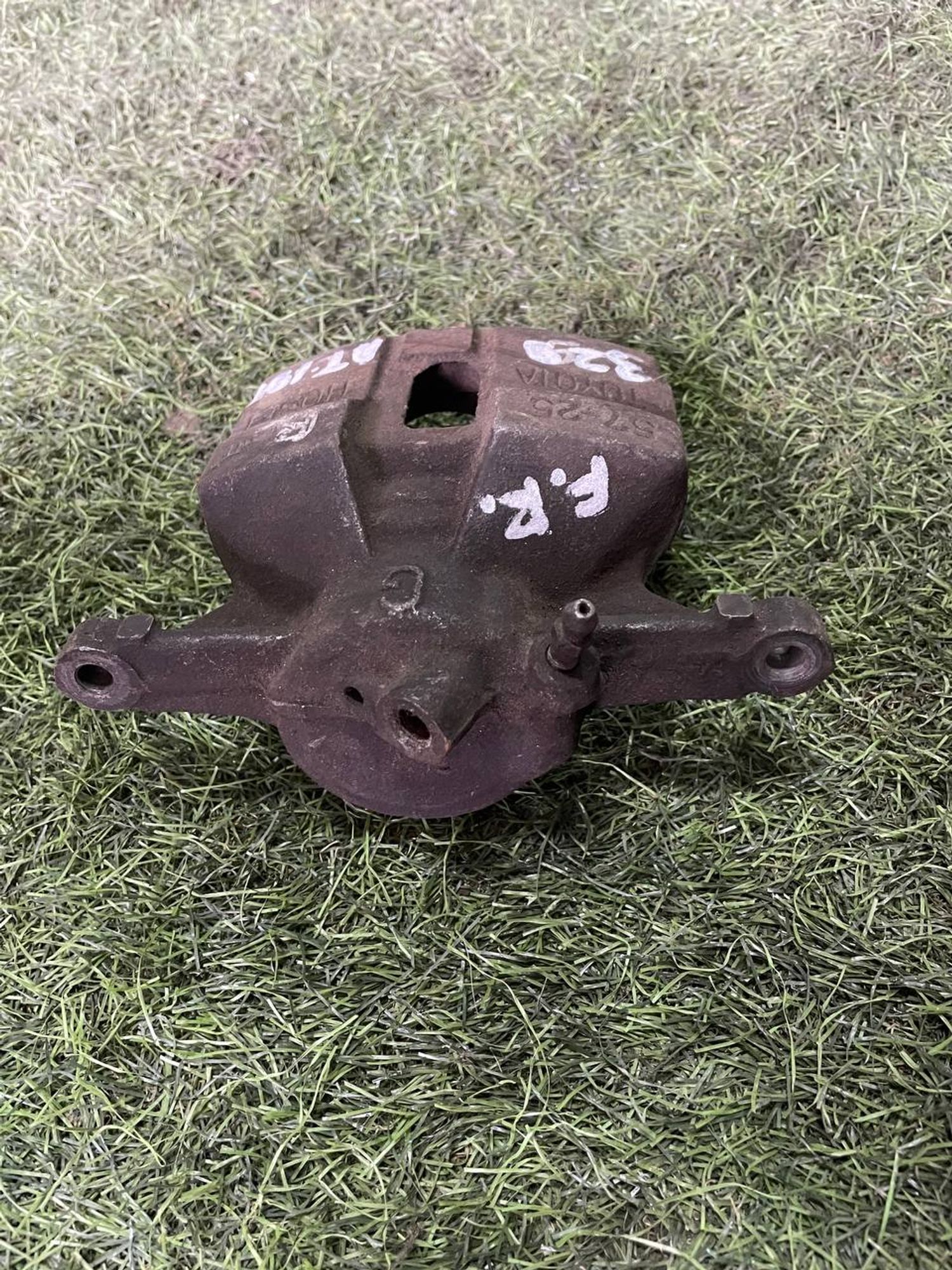 329 Суппорт тормозной передний правый TOYOTA CORONA AT190, 3000 рублей, Невинномысск