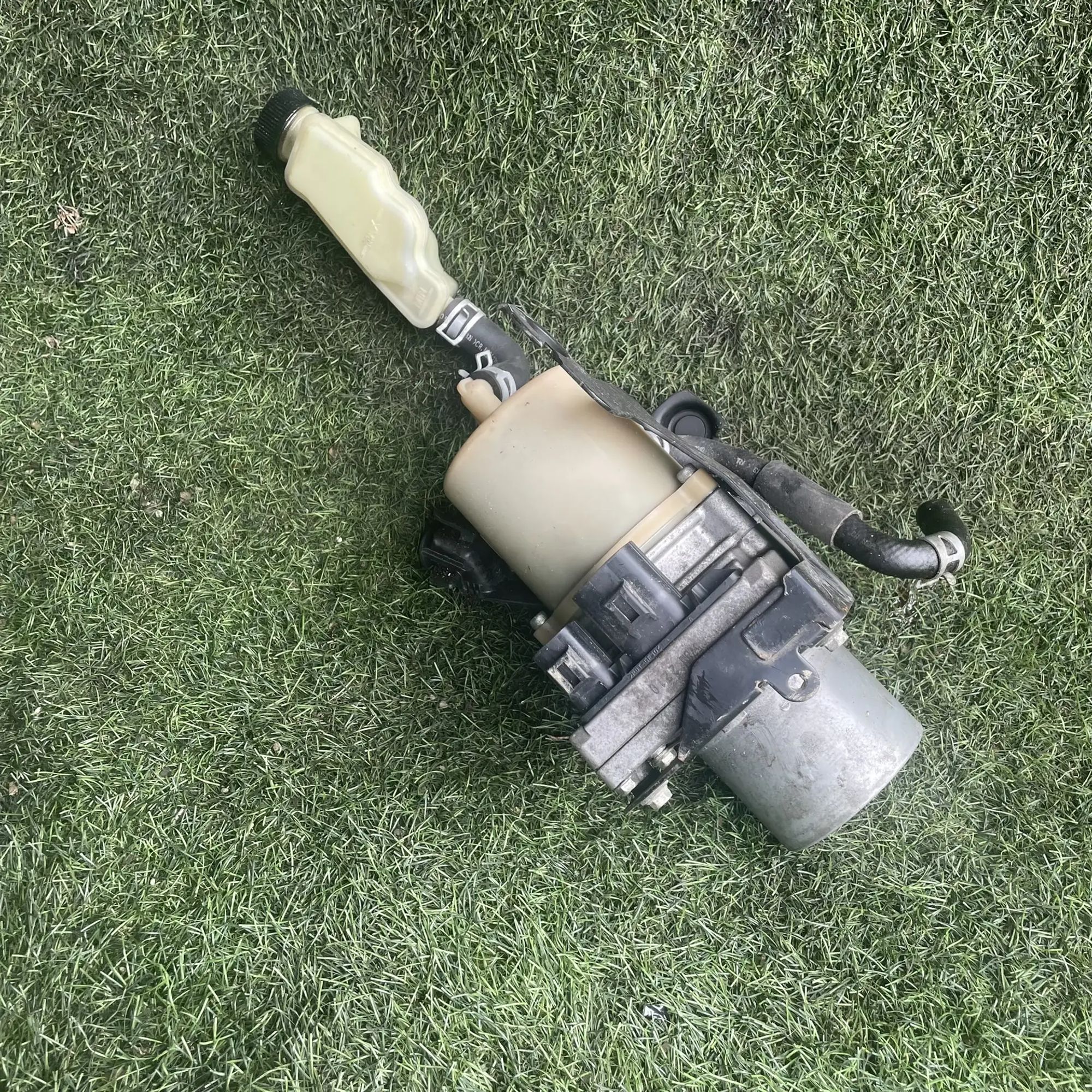 https://ycs.partsauto.market/partsauto-images/thmbs/userImages/772e461030aea93f4dbb6447c0f924d3/part/2ee09e2f-0cfe-4480-99d5-678d55c89195_1776668367801.jpg