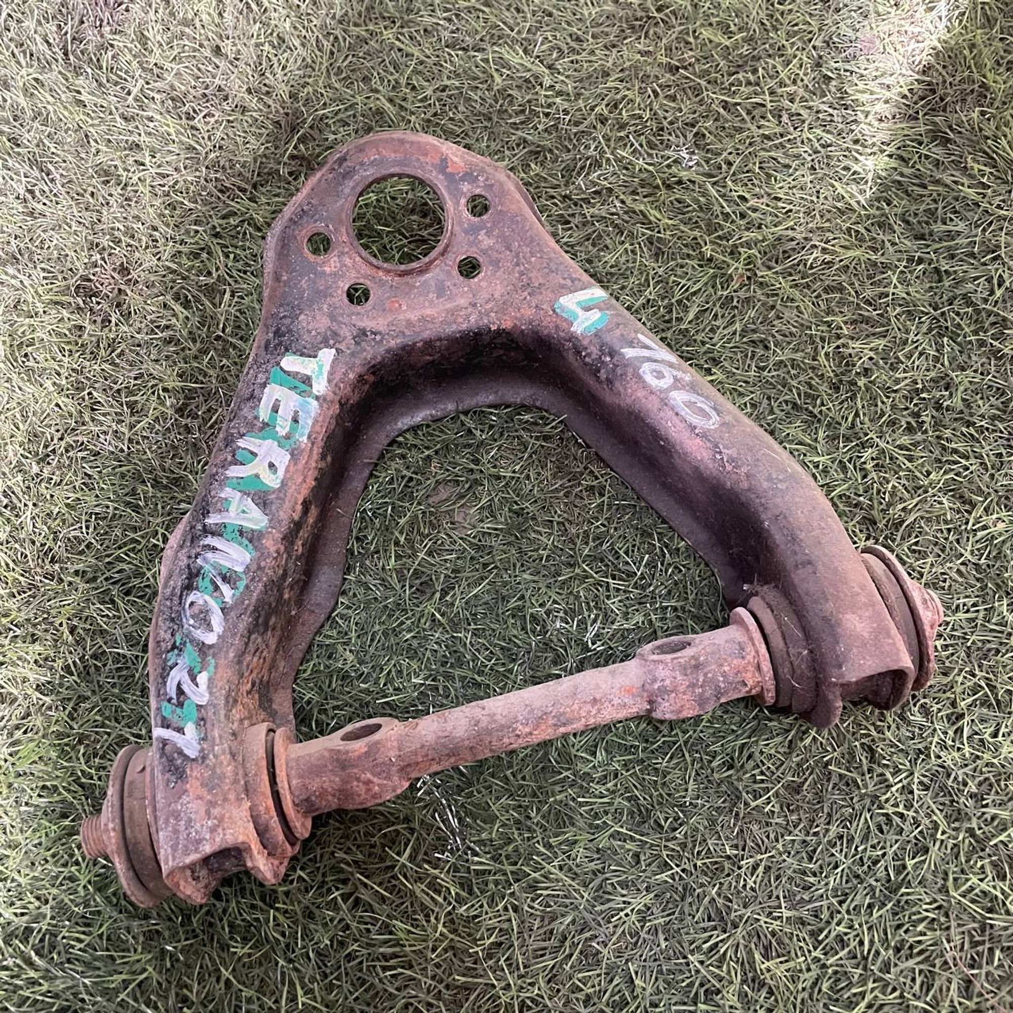 160 Рычаг передний левый нижний NISSAN TERRANO D21, 1 рублей, Невинномысск